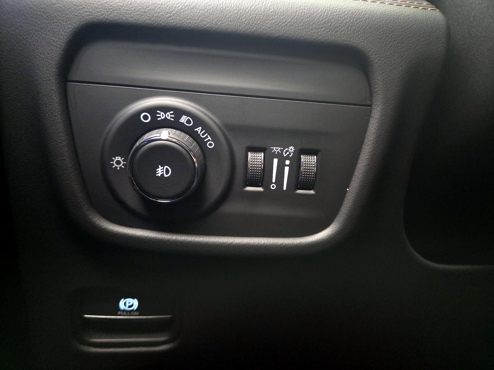 Thumbnail: 2022 Jeep Grand Cherokee - 13