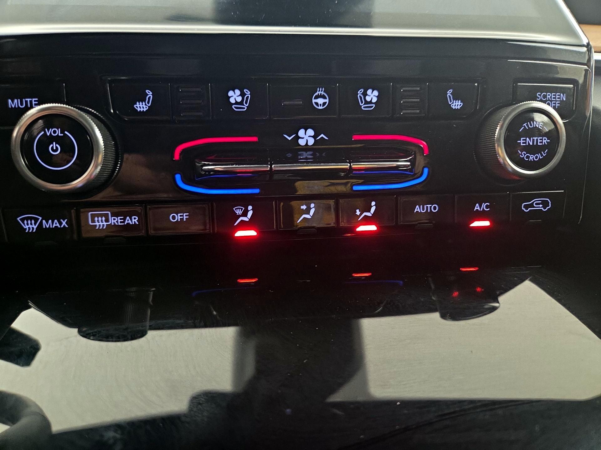 Thumbnail: 2022 Jeep Grand Cherokee - 17