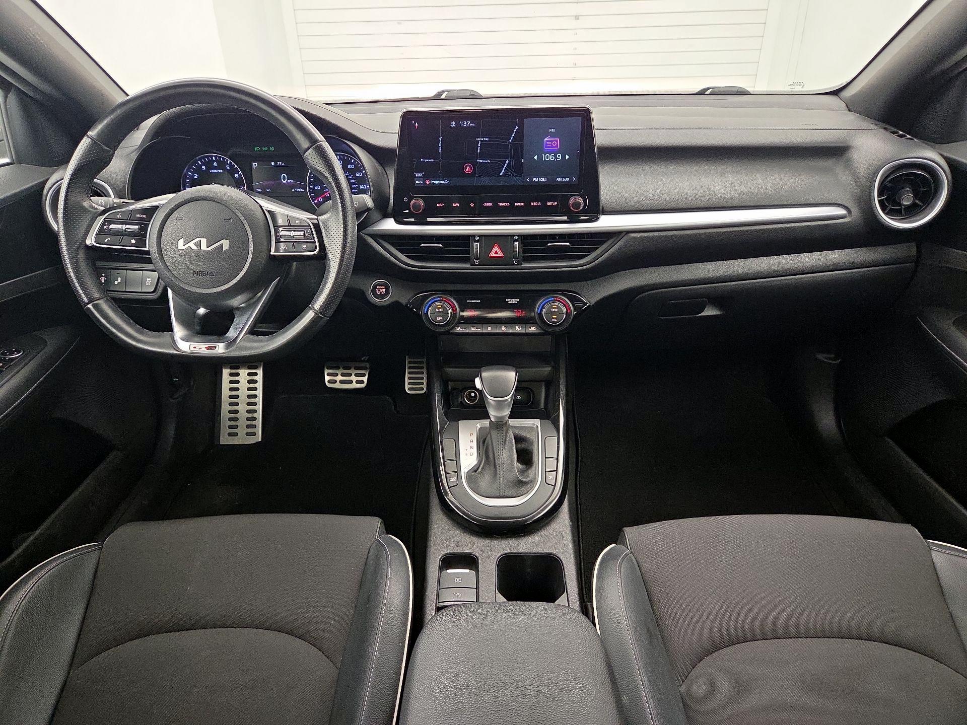 Thumbnail: 2022 Kia Forte - 9