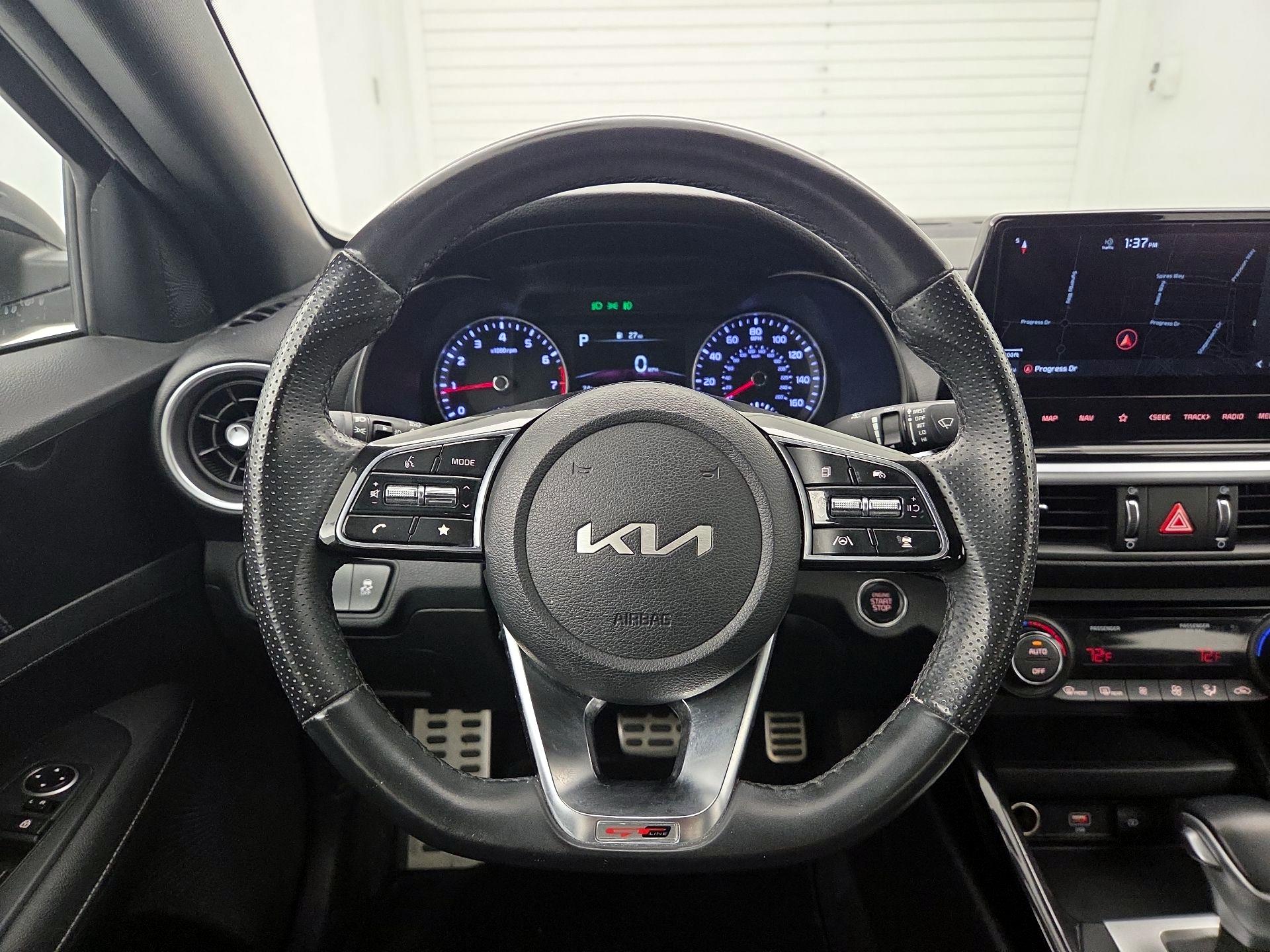Thumbnail: 2022 Kia Forte - 10