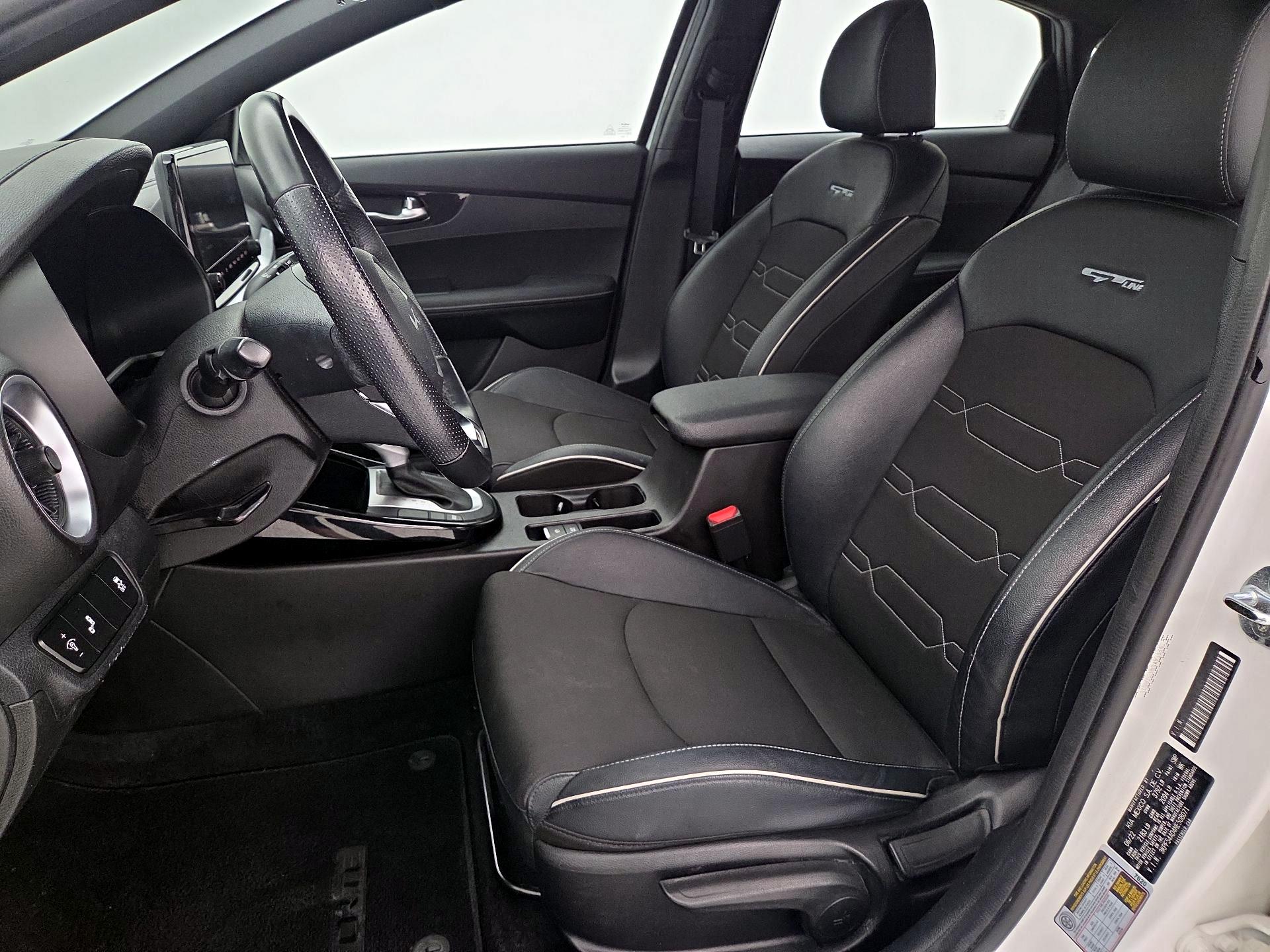 Thumbnail: 2022 Kia Forte - 11