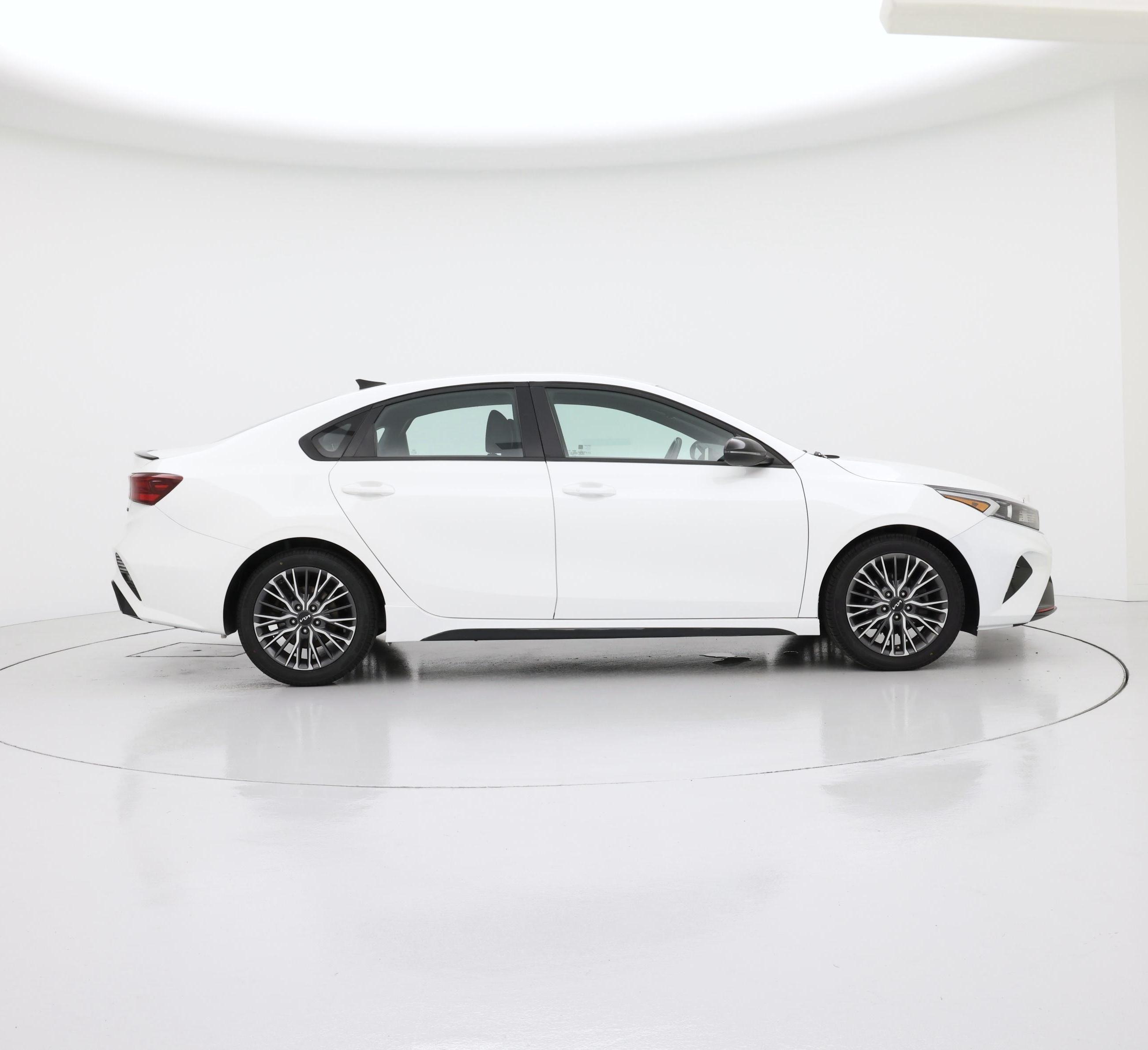 Thumbnail: 2022 Kia Forte - 7