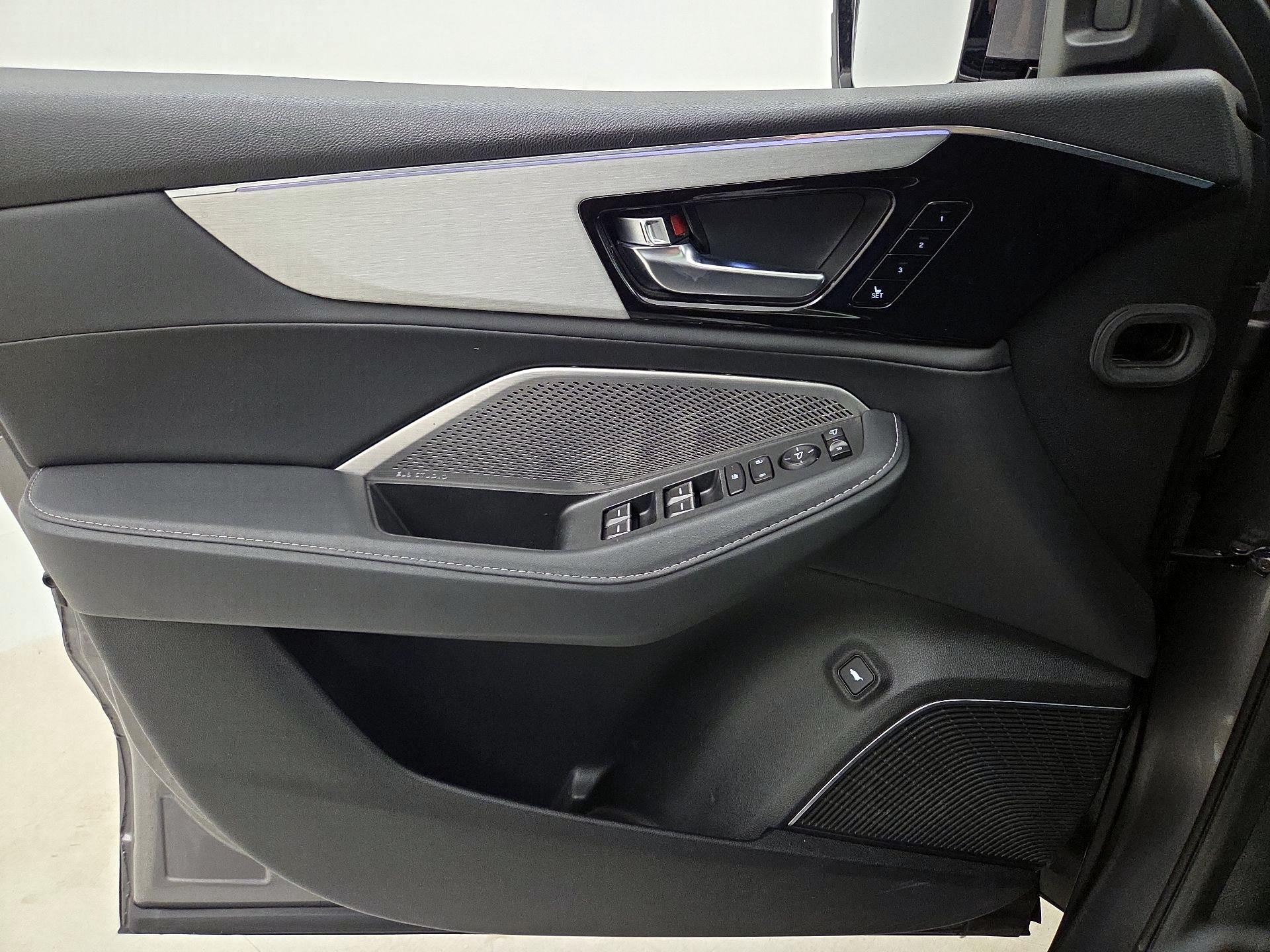 Thumbnail: 2023 Acura MDX - 12