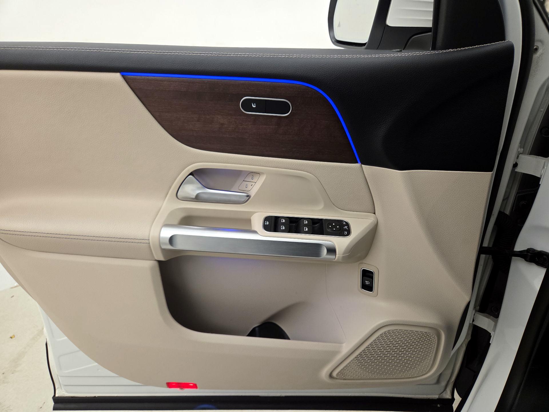 Thumbnail: 2022 Mercedes-Benz GLB - 12