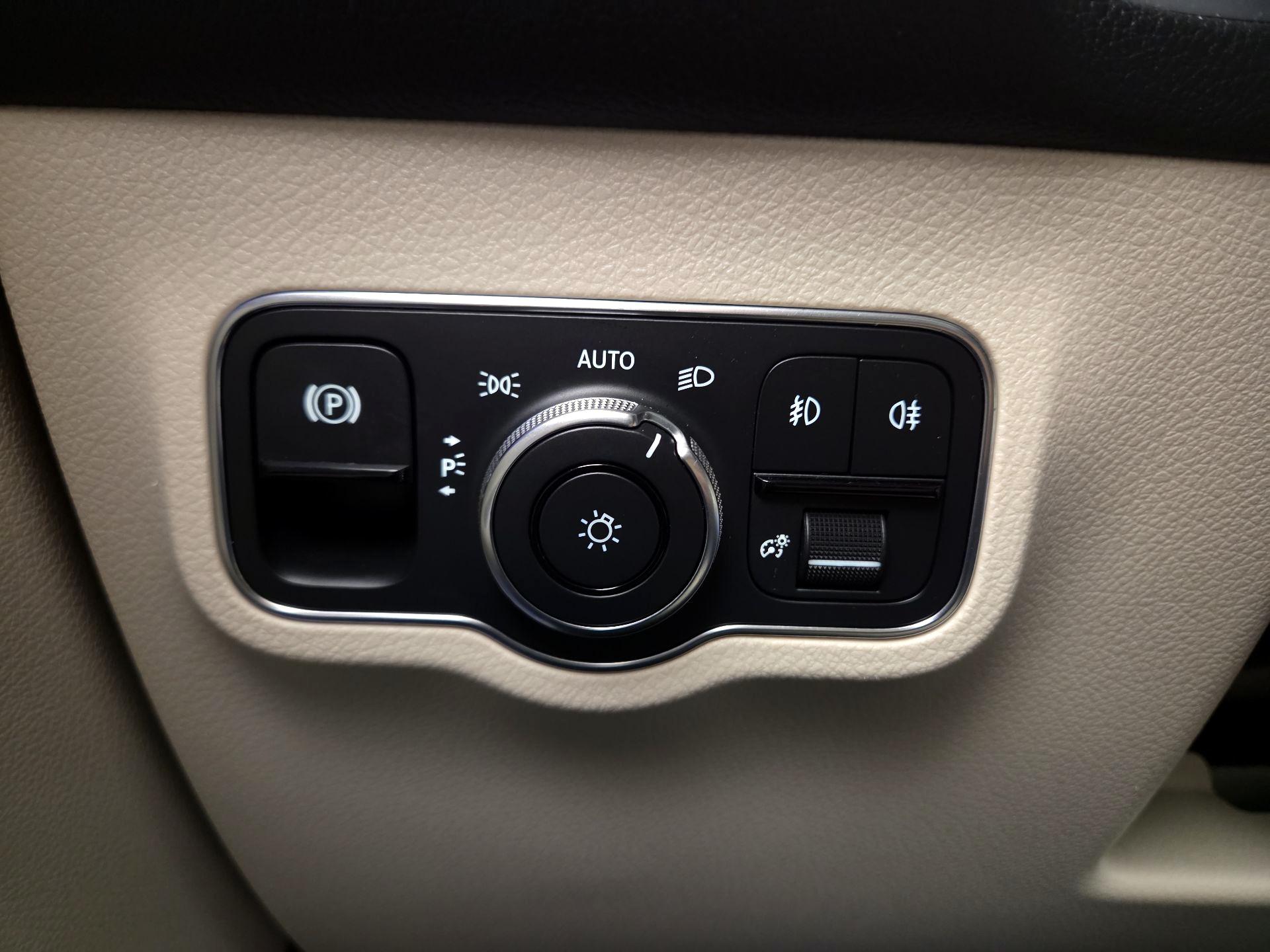 Thumbnail: 2022 Mercedes-Benz GLB - 13