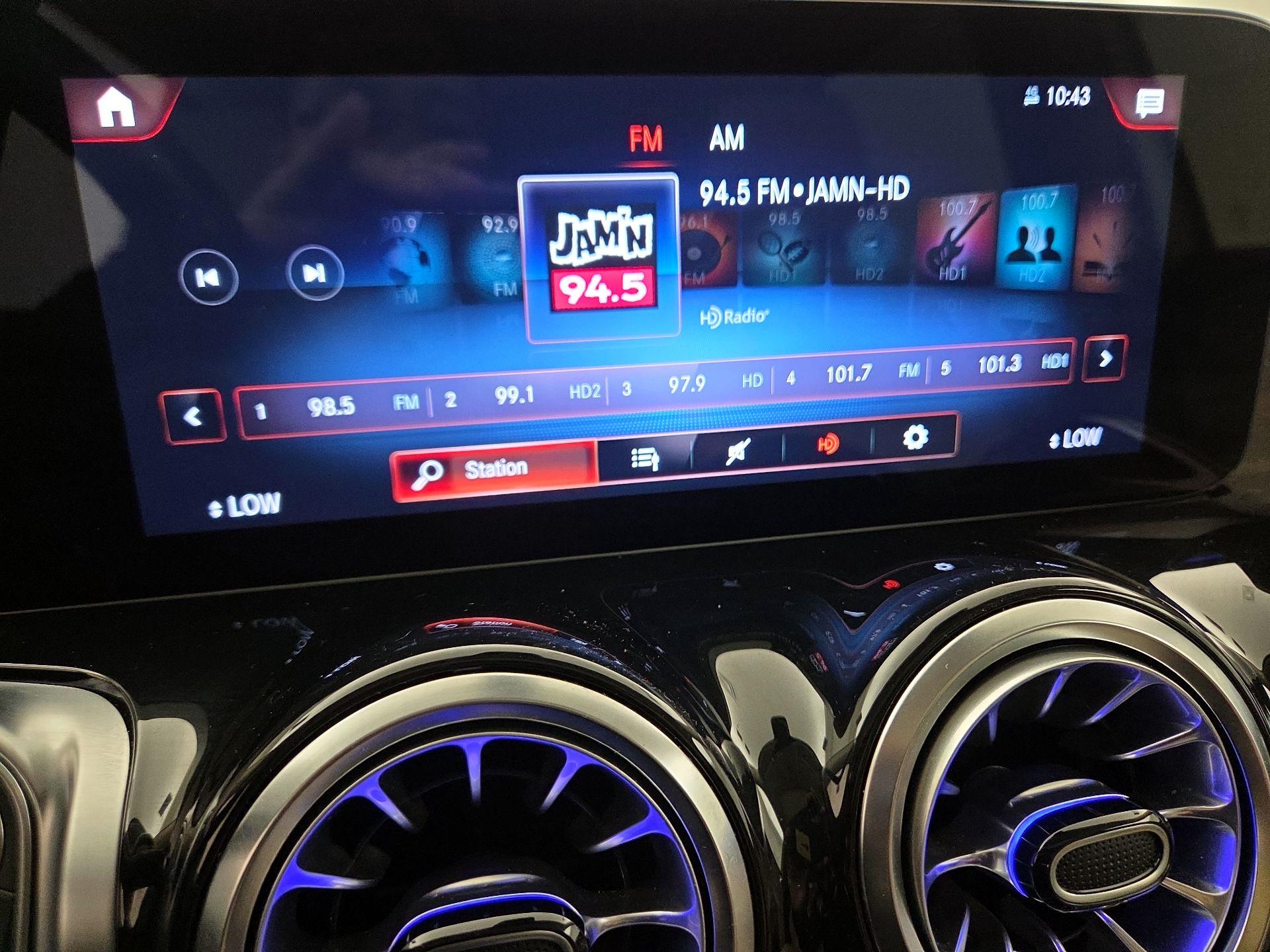 Thumbnail: 2022 Mercedes-Benz GLB - 15