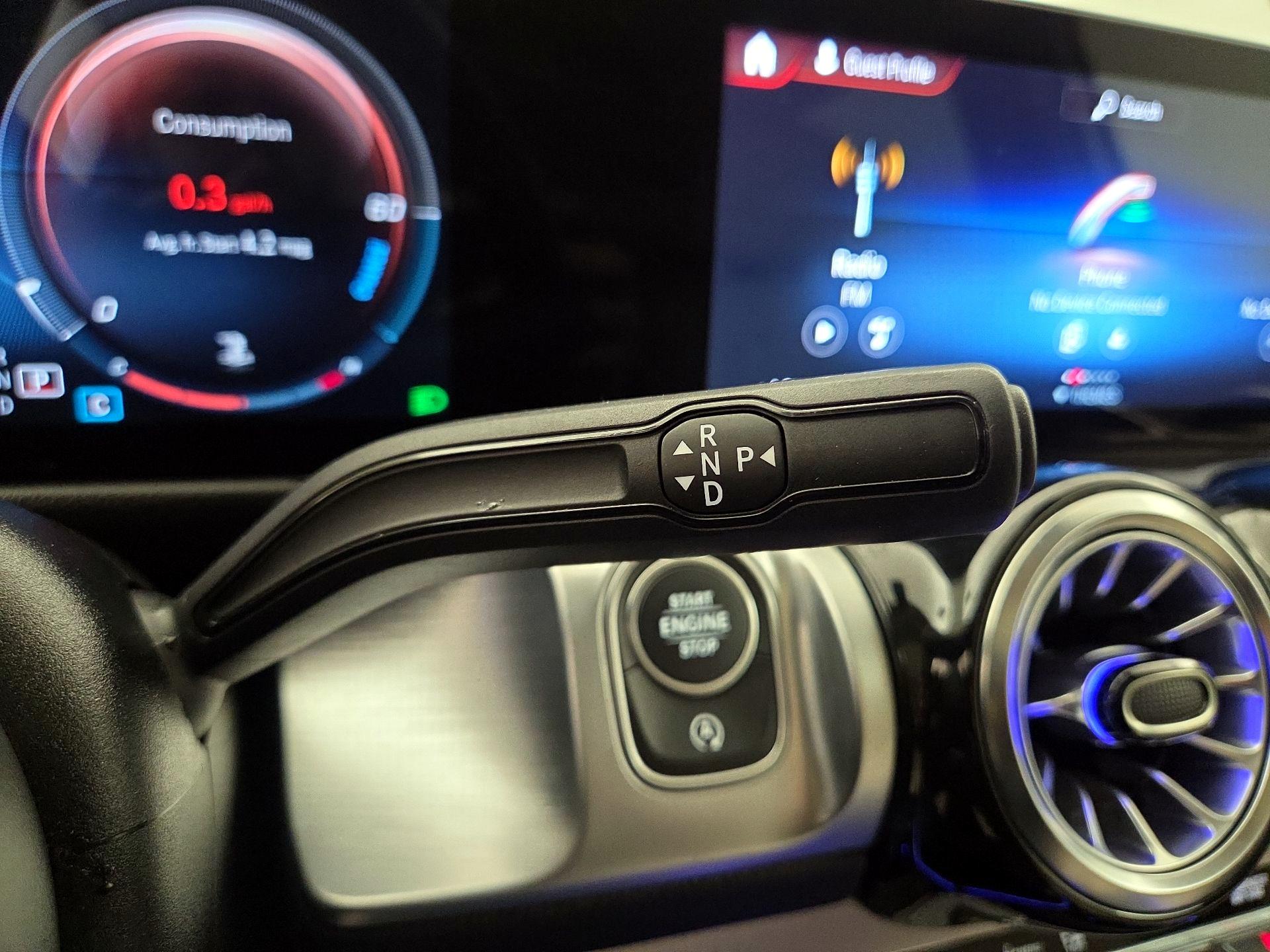 Thumbnail: 2022 Mercedes-Benz GLB - 17