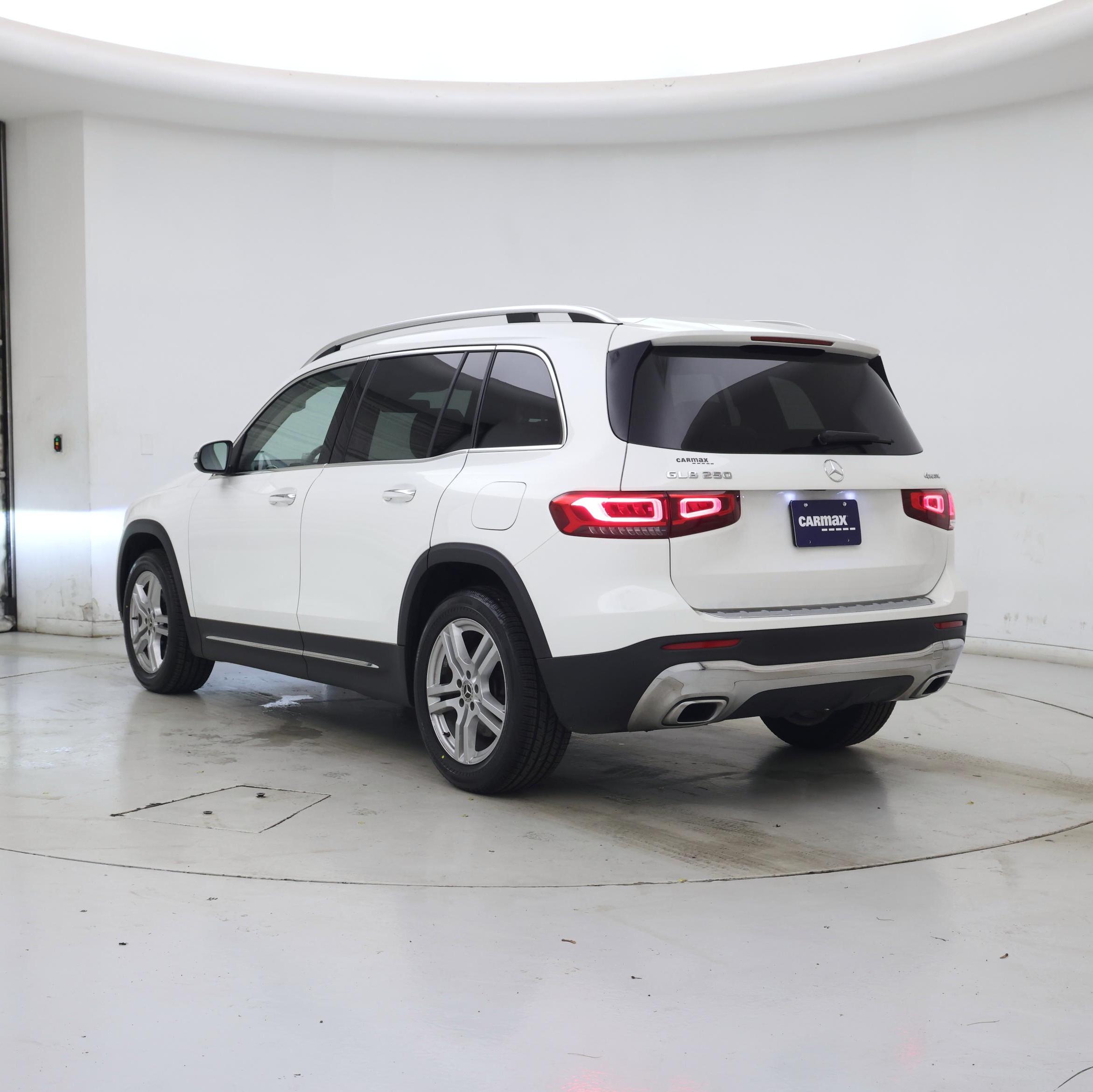 Thumbnail: 2022 Mercedes-Benz GLB - 2