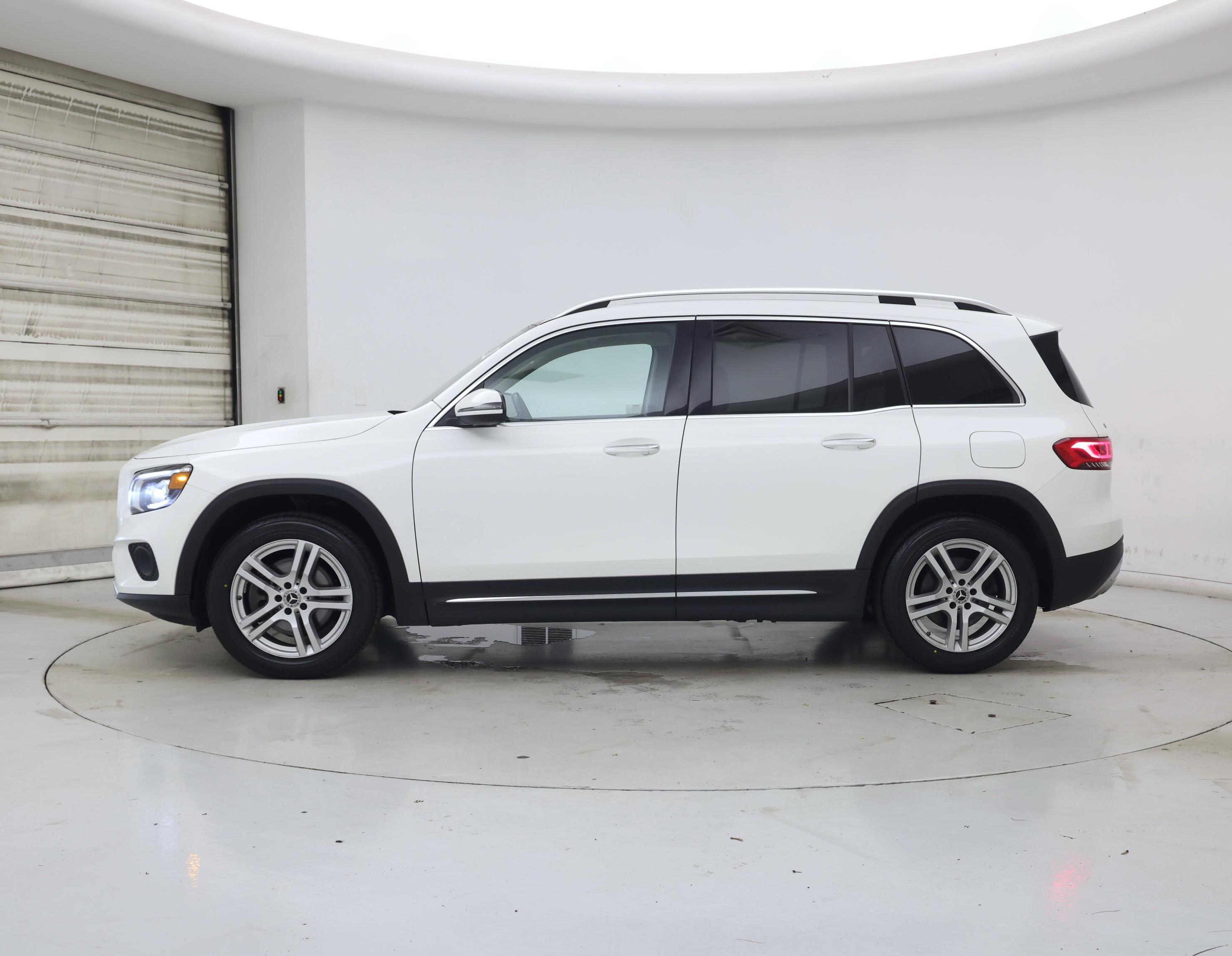 Thumbnail: 2022 Mercedes-Benz GLB - 3