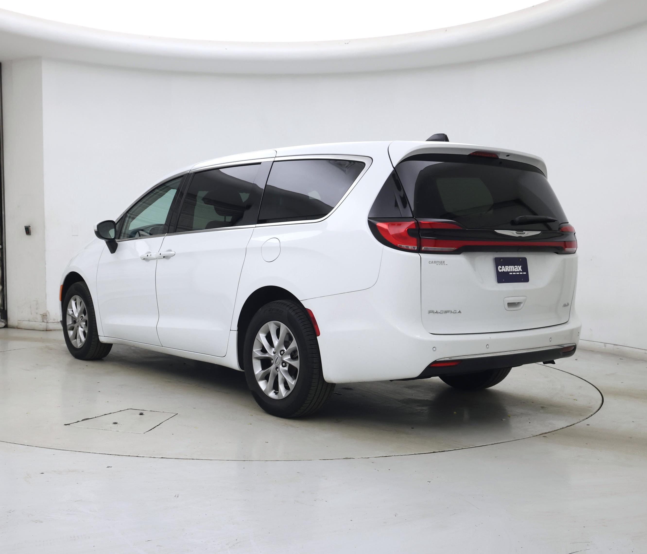 Thumbnail: 2023 Chrysler Pacifica - 2