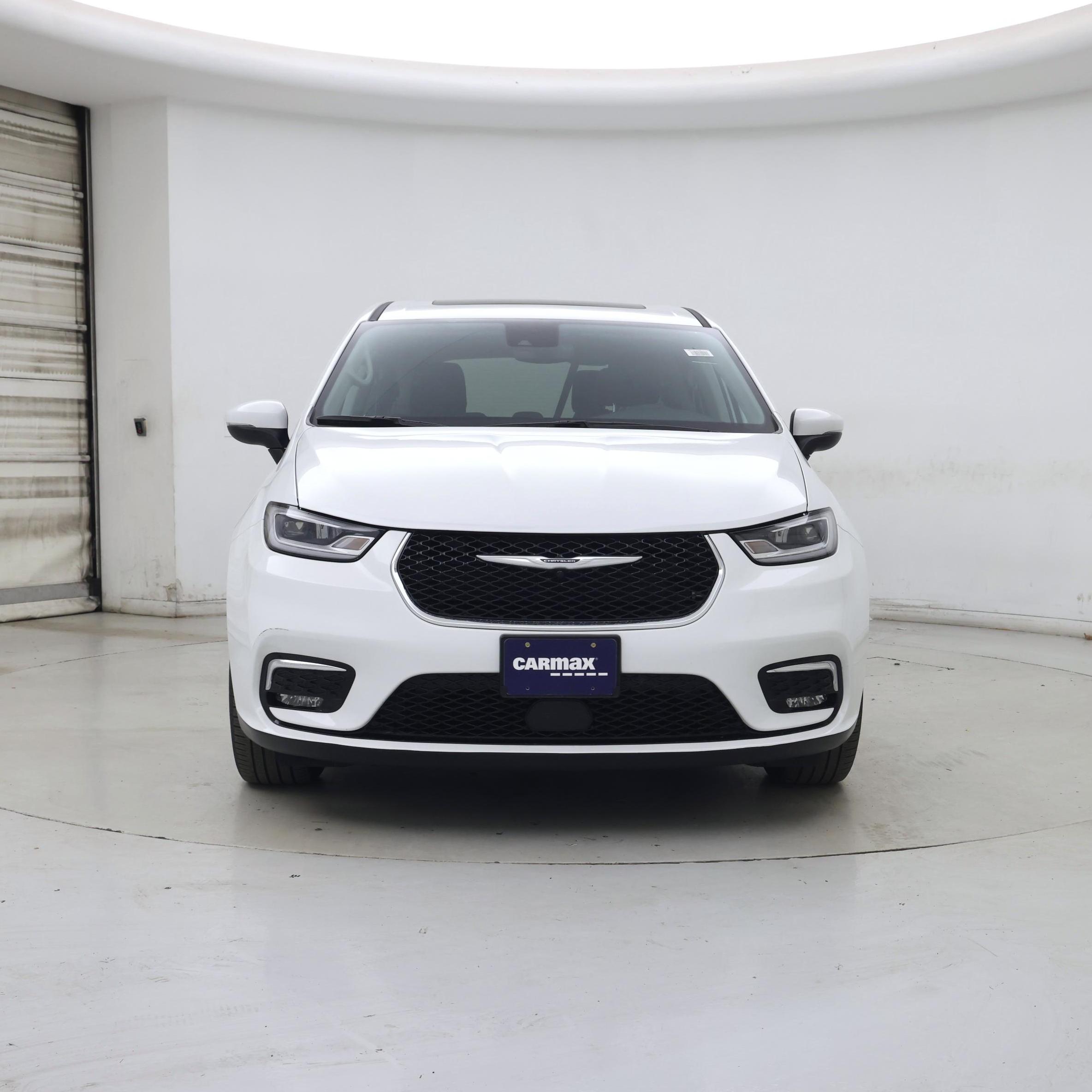 Thumbnail: 2023 Chrysler Pacifica - 5