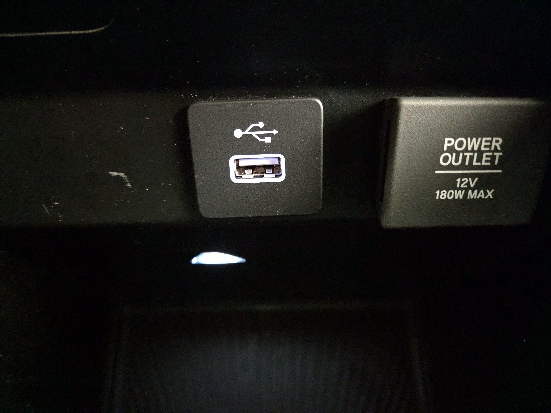 Thumbnail: 2023 Acura MDX - 19