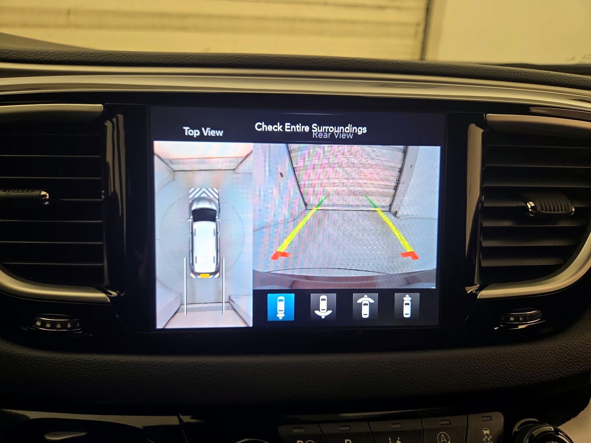 Thumbnail: 2020 Chrysler Pacifica - 15