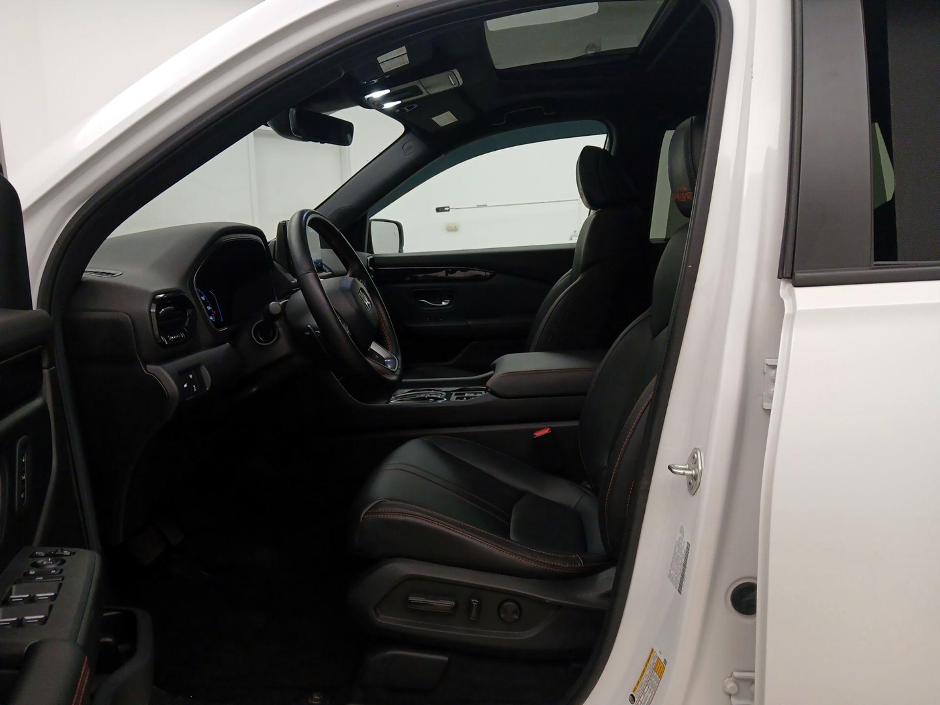 Thumbnail: 2023 Honda Pilot - 11