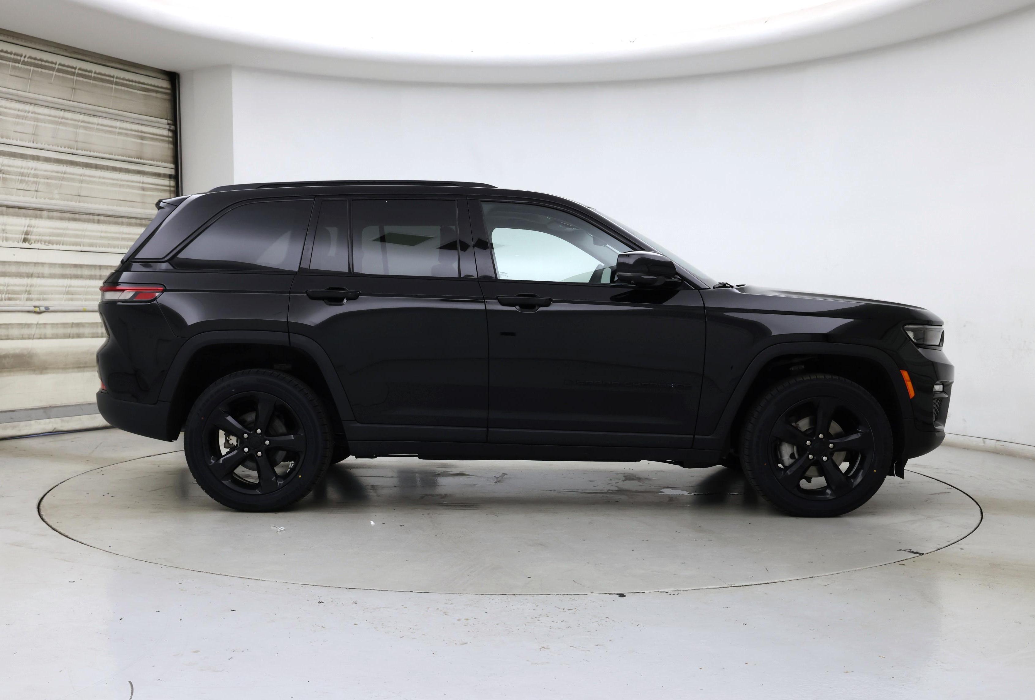 Thumbnail: 2023 Jeep Grand Cherokee - 7