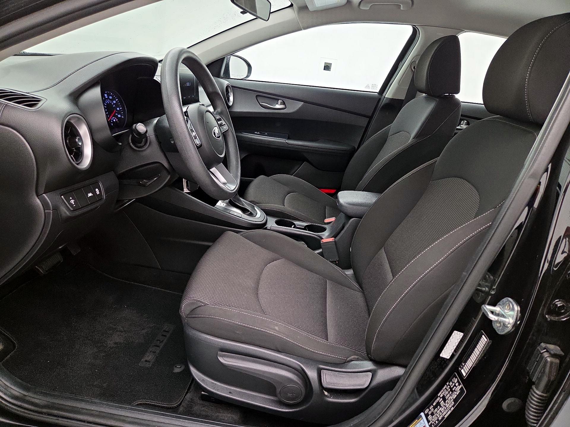 Thumbnail: 2020 Kia Forte - 11