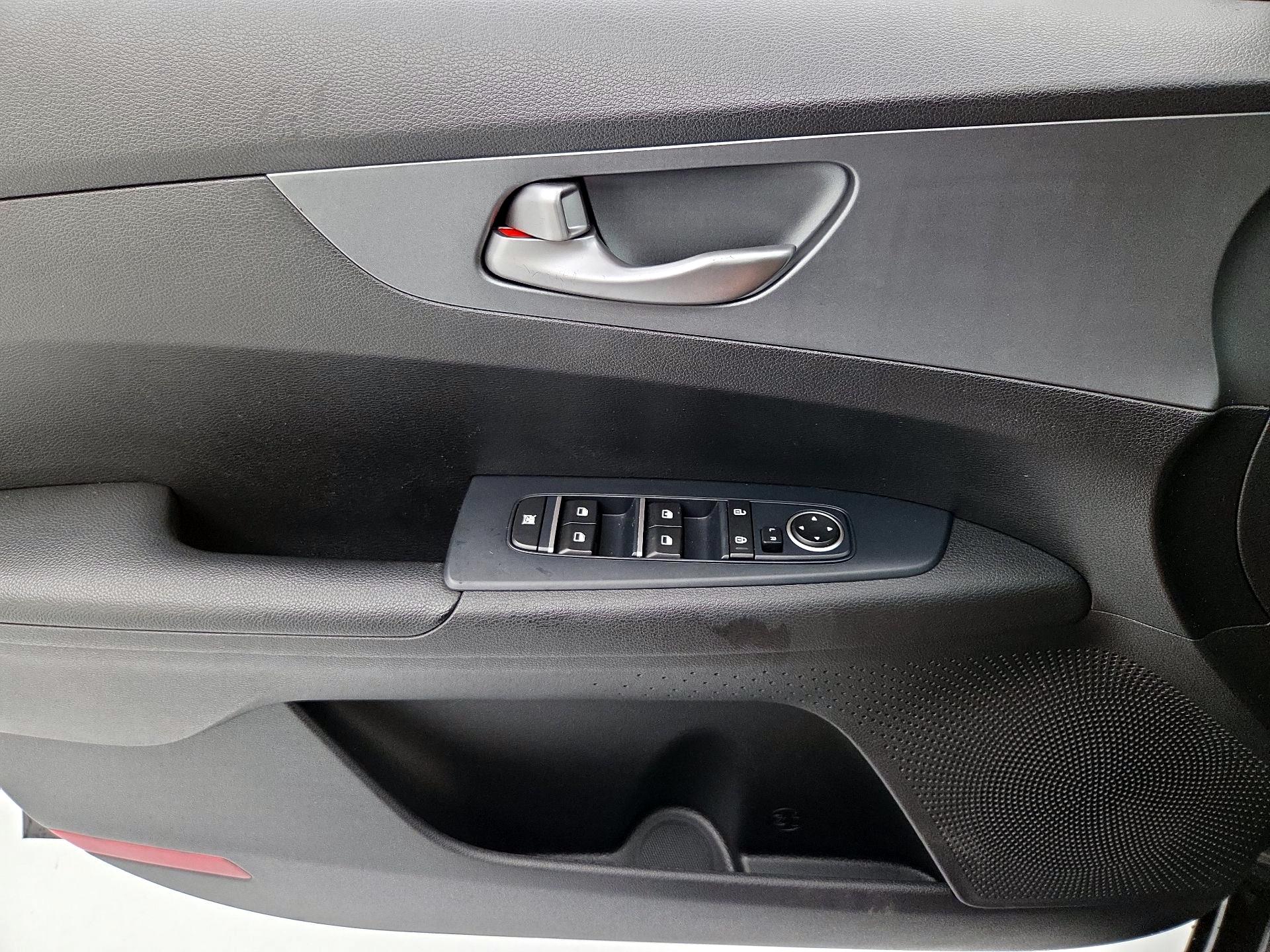Thumbnail: 2020 Kia Forte - 12