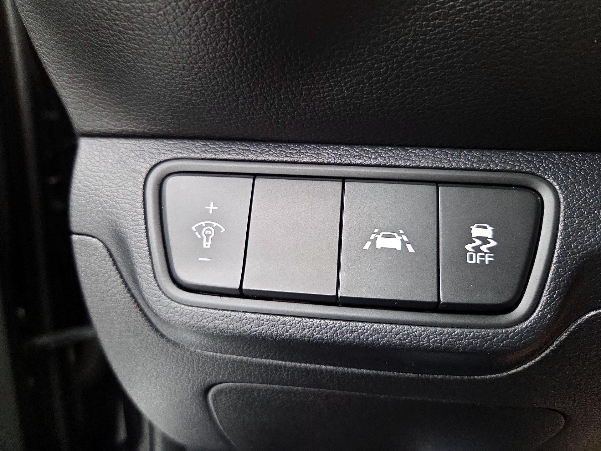 Thumbnail: 2020 Kia Forte - 13