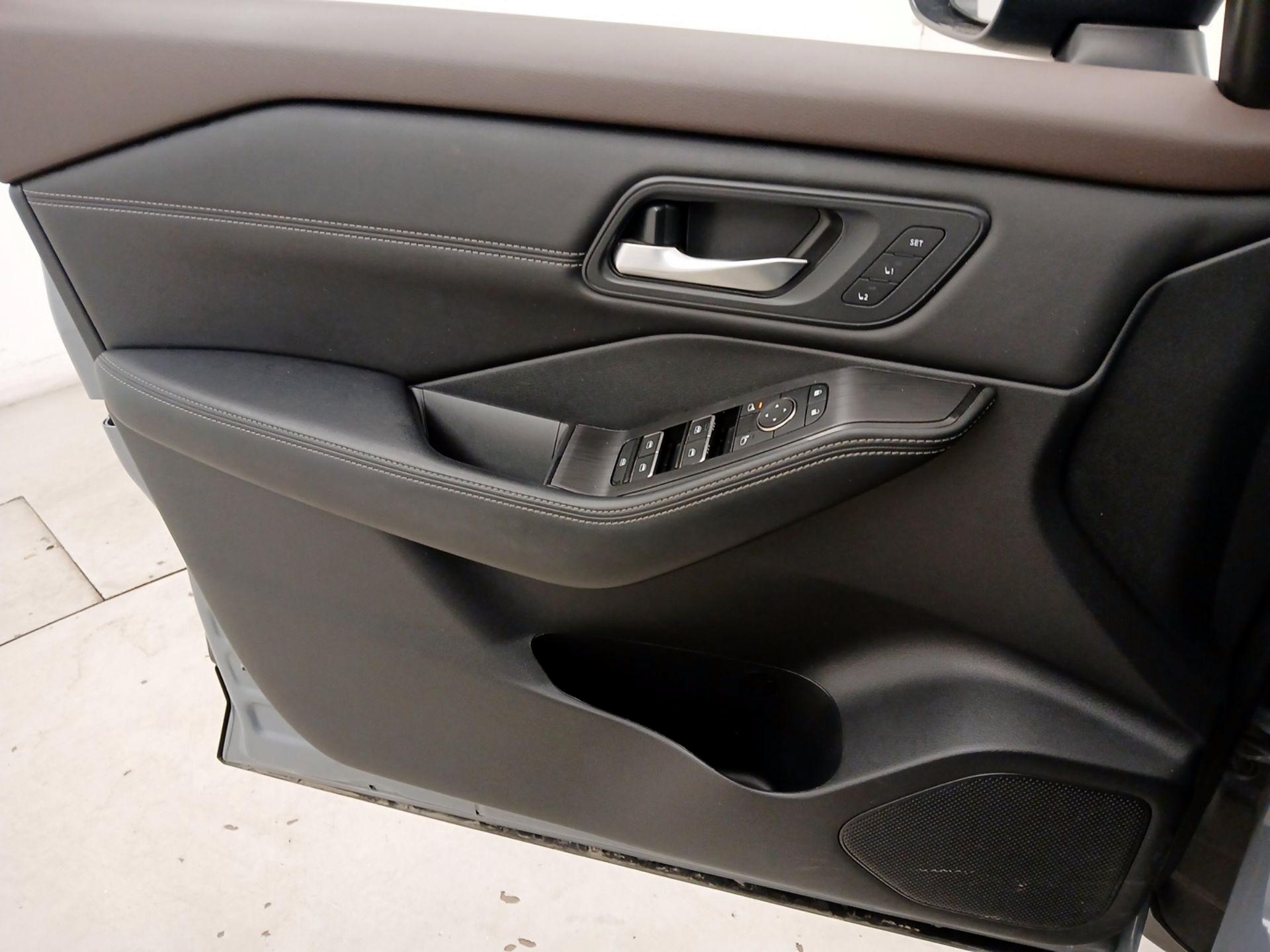 Thumbnail: 2023 Nissan Rogue - 12