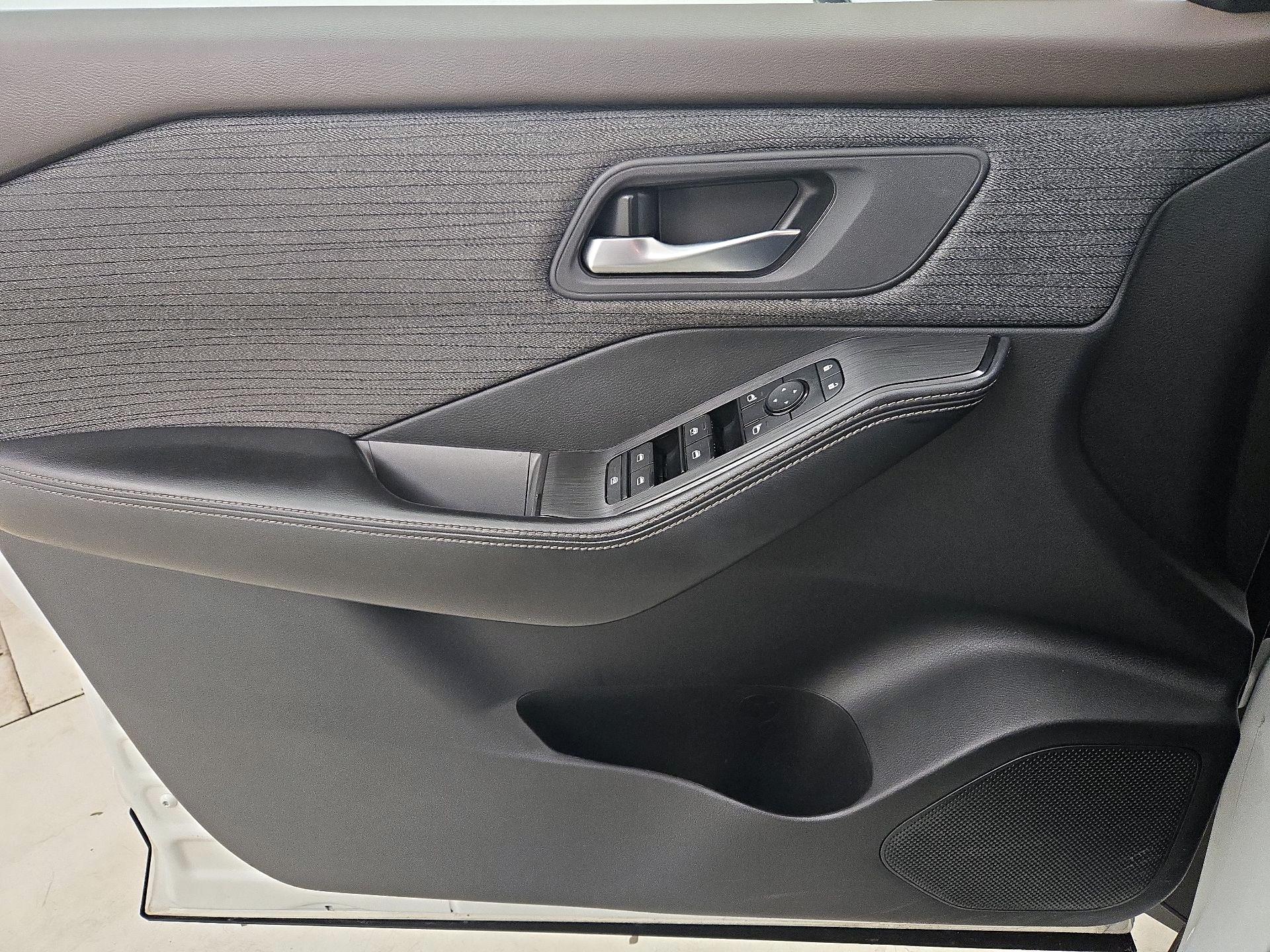 Thumbnail: 2023 Nissan Rogue - 12