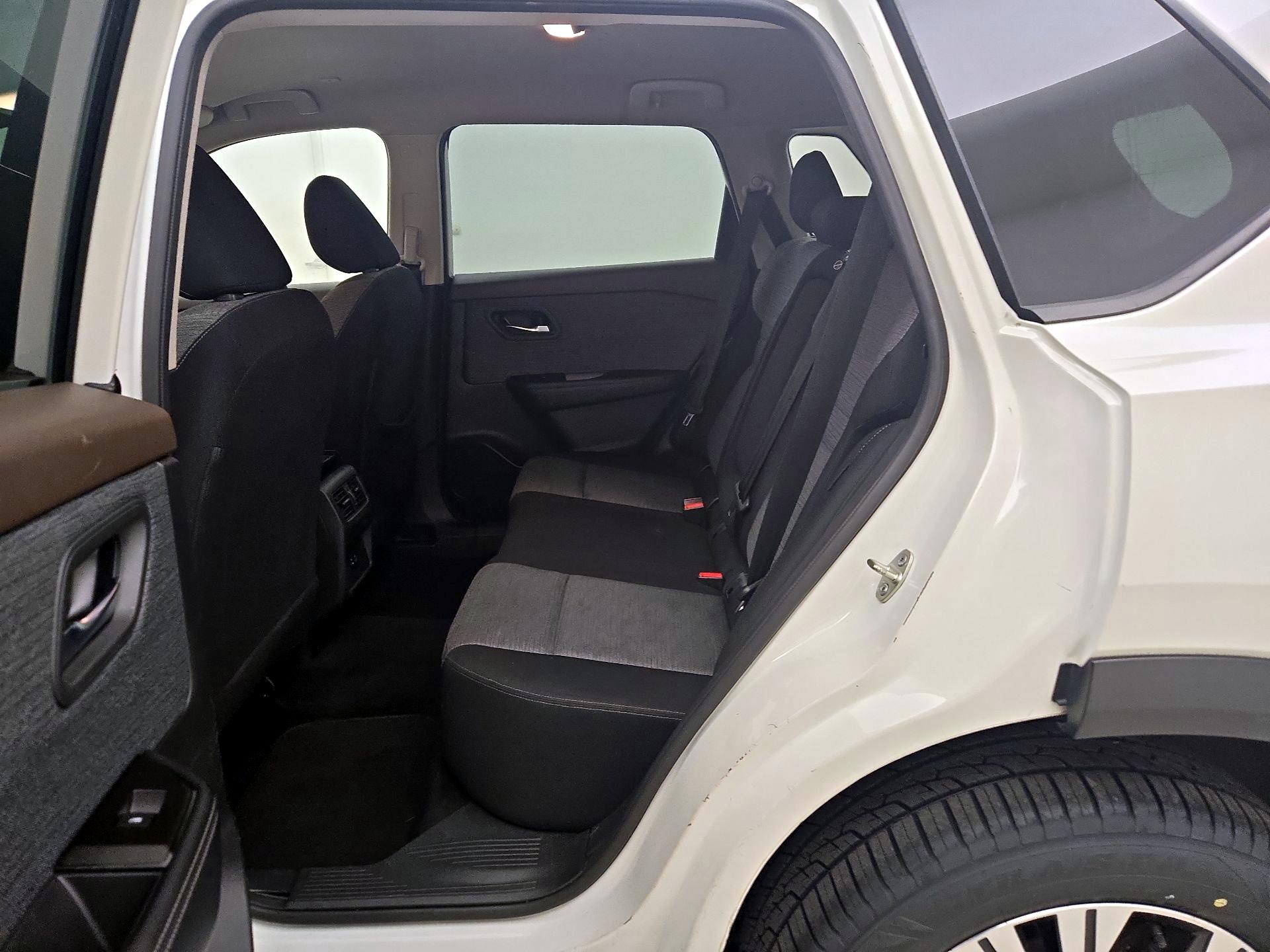 Thumbnail: 2023 Nissan Rogue - 19