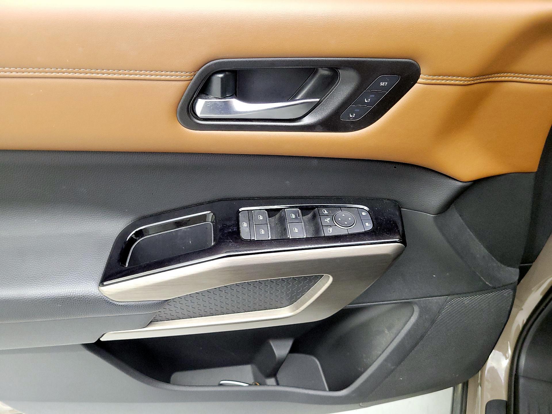 Thumbnail: 2023 Nissan Pathfinder - 12