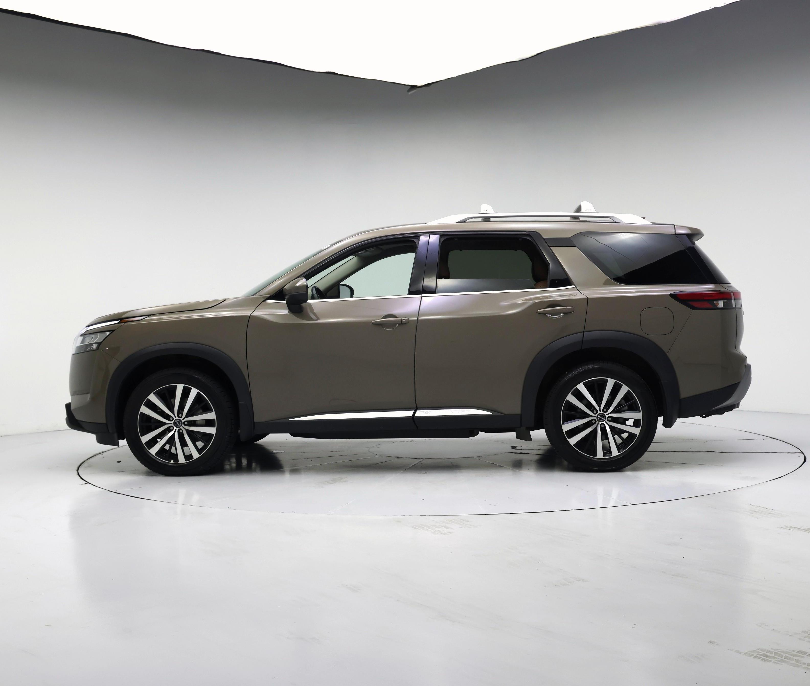 Thumbnail: 2023 Nissan Pathfinder - 3