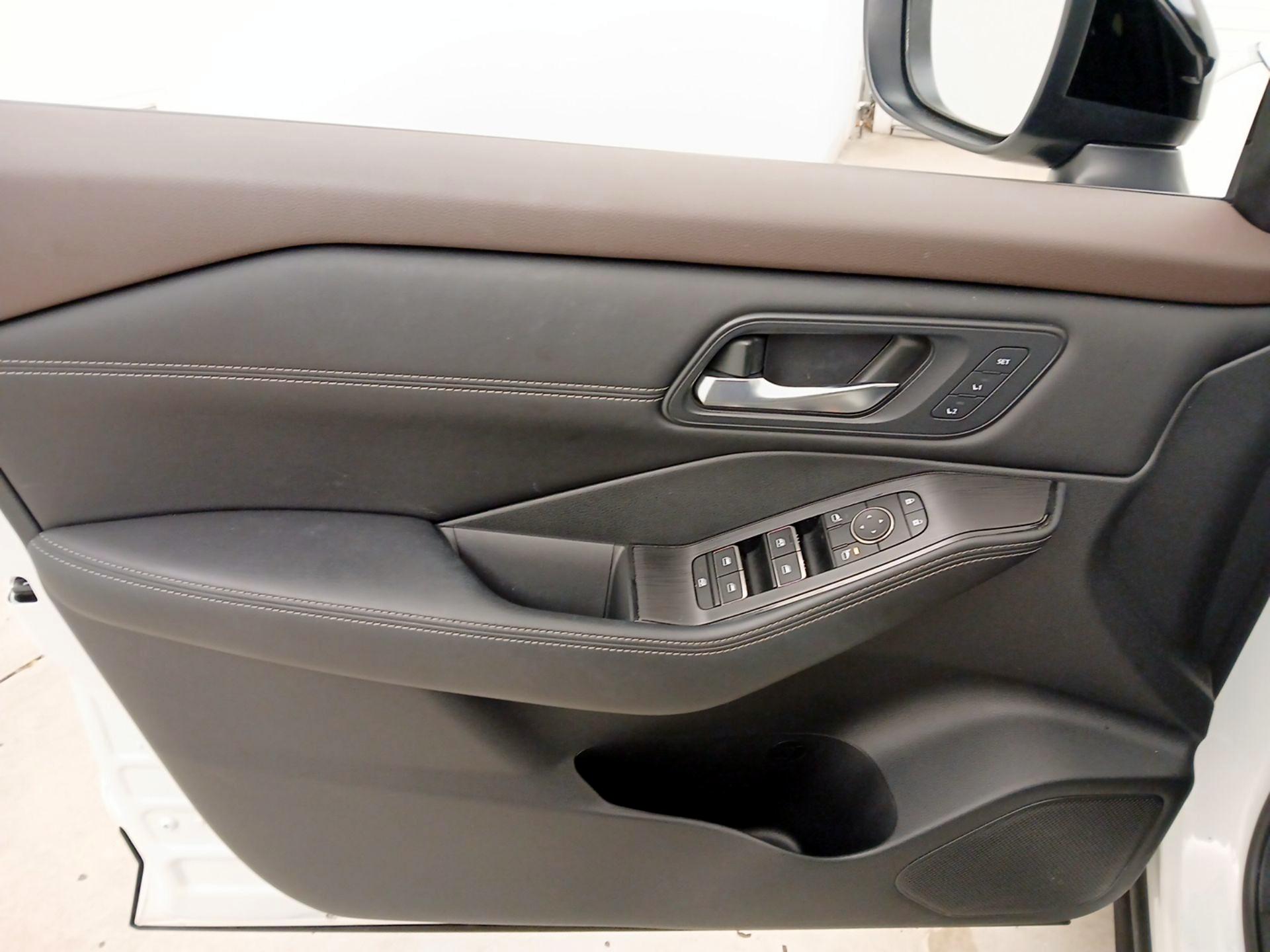 Thumbnail: 2023 Nissan Rogue - 12