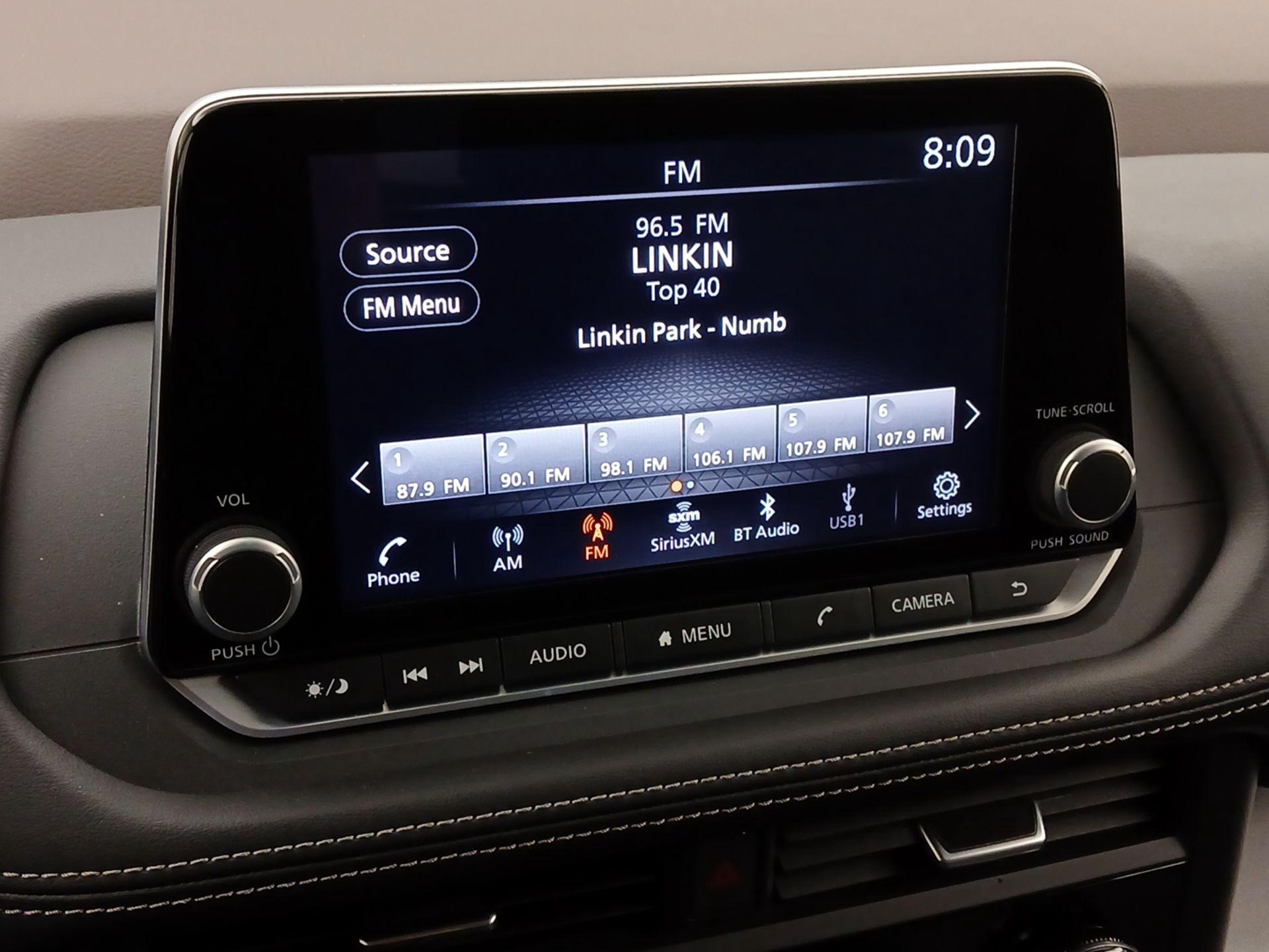 Thumbnail: 2023 Nissan Rogue - 15