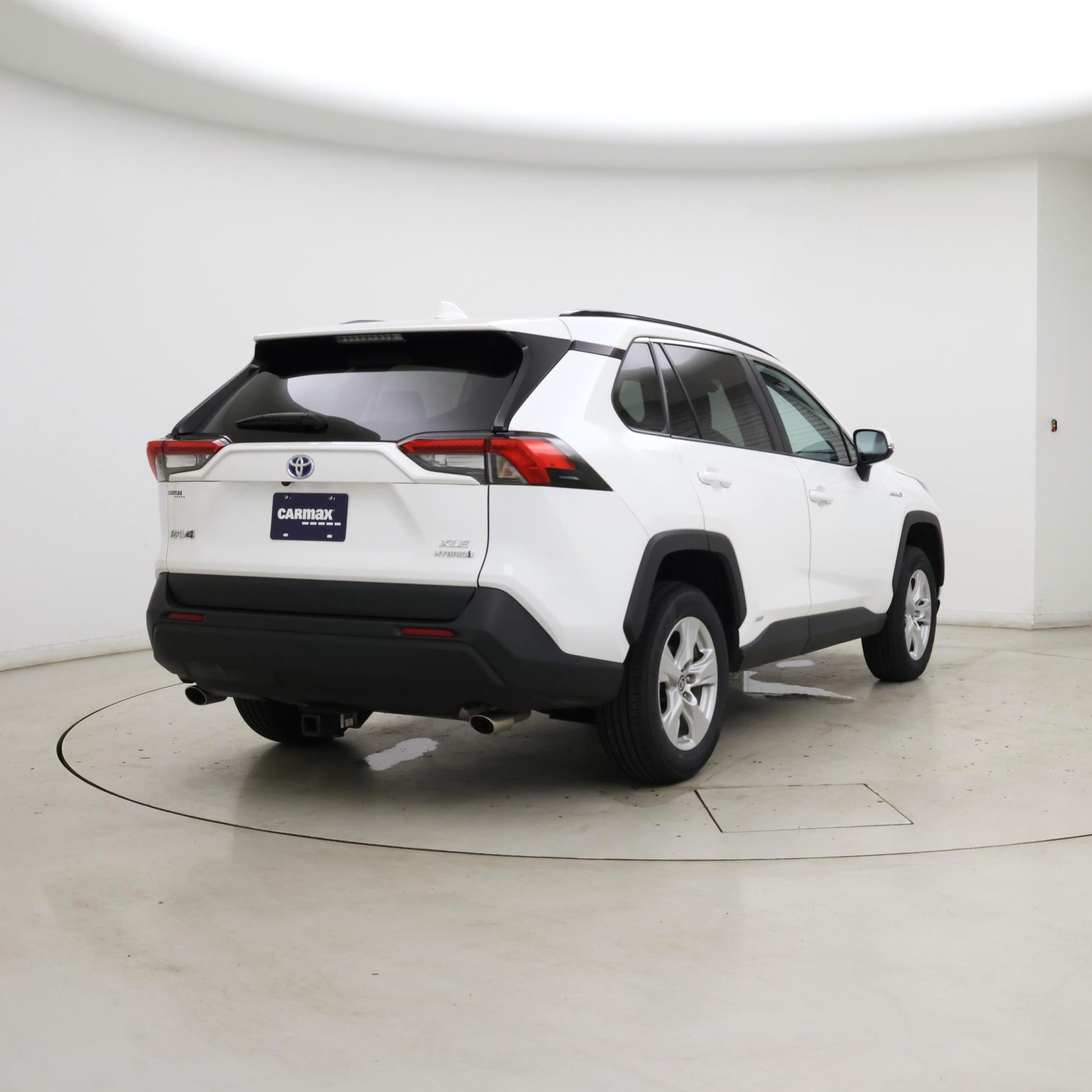 Thumbnail: 2021 Toyota RAV4 - 8