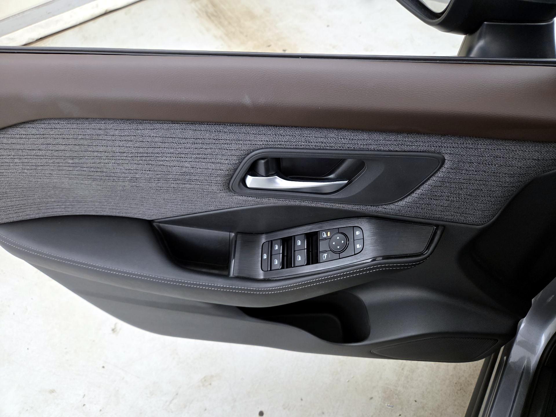 Thumbnail: 2023 Nissan Rogue - 12