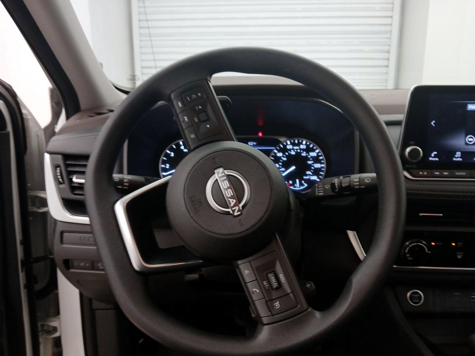 Thumbnail: 2023 Nissan Rogue - 10