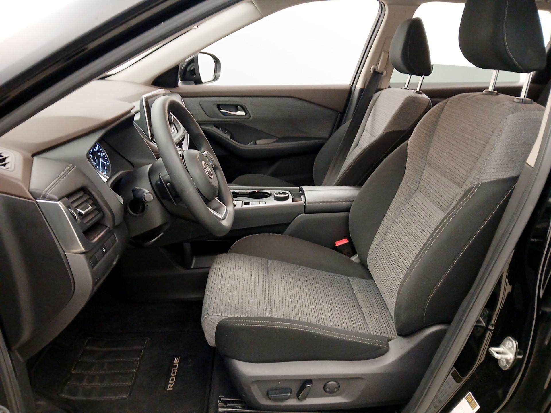 Thumbnail: 2023 Nissan Rogue - 11