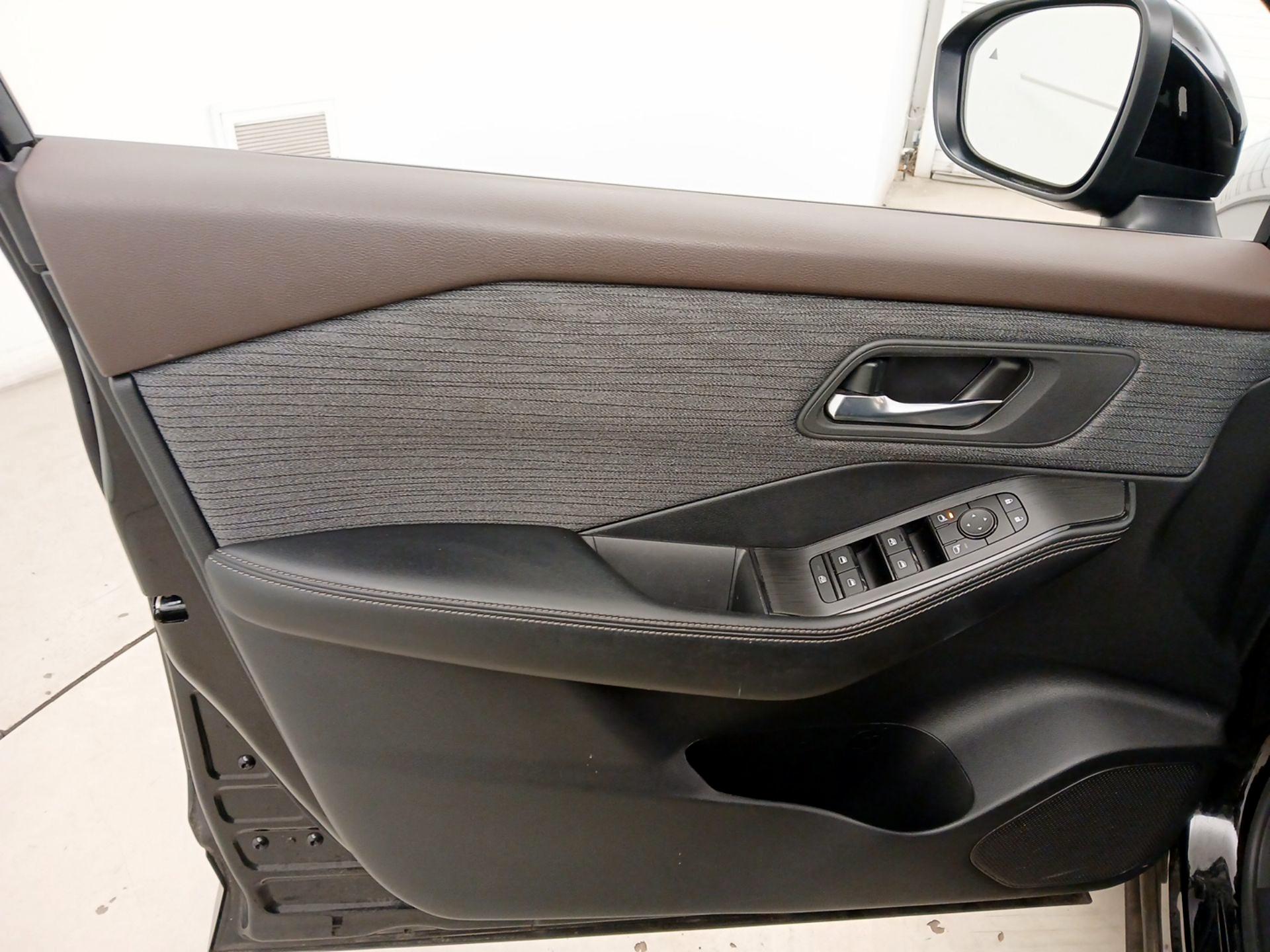 Thumbnail: 2023 Nissan Rogue - 12