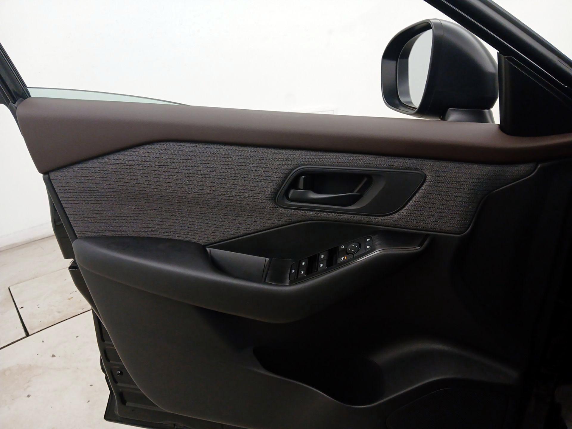 Thumbnail: 2023 Nissan Rogue - 12