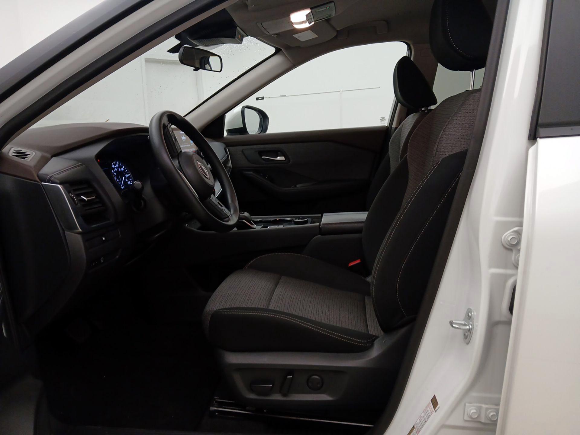 Thumbnail: 2023 Nissan Rogue - 11