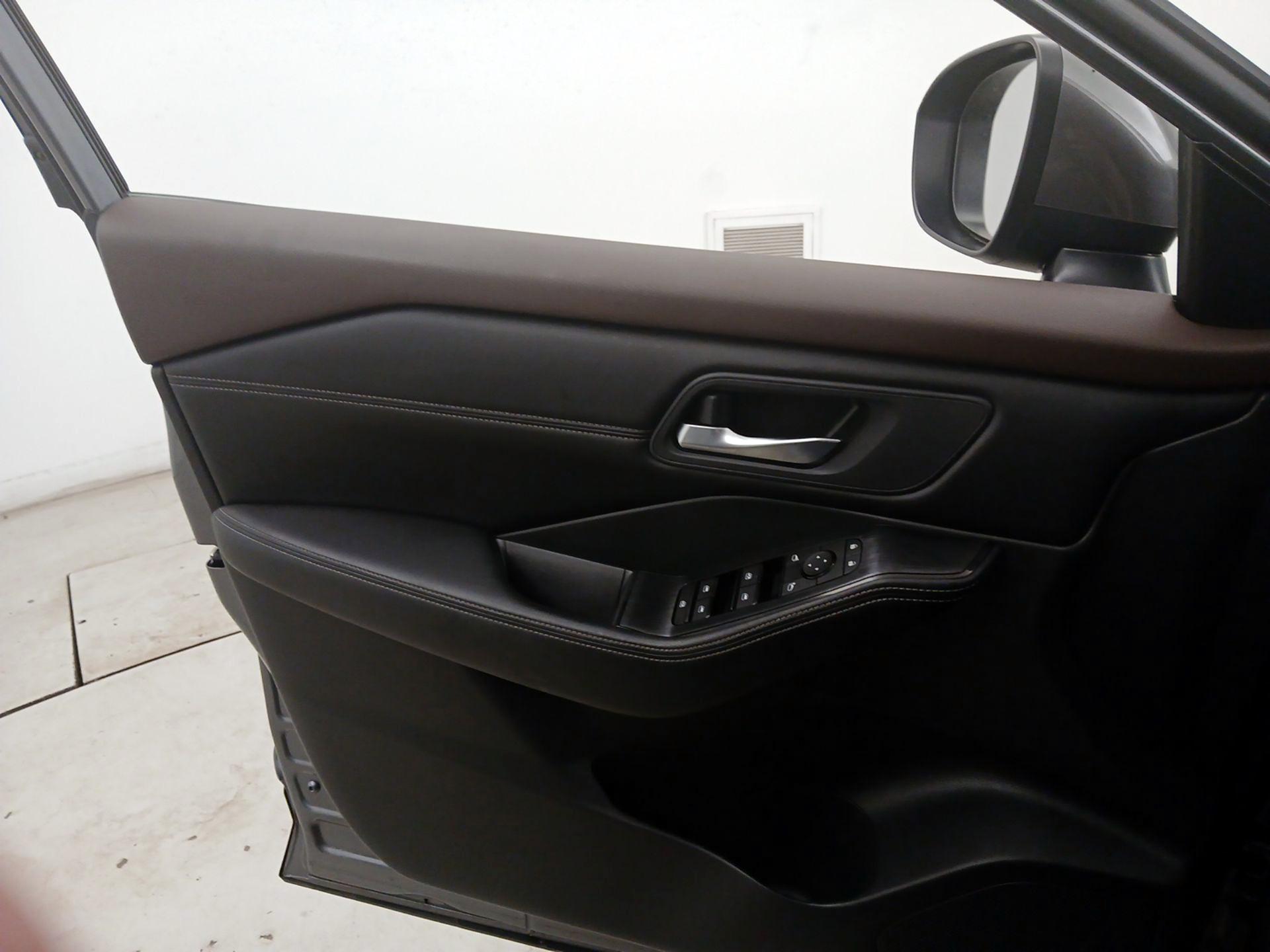 Thumbnail: 2023 Nissan Rogue - 12