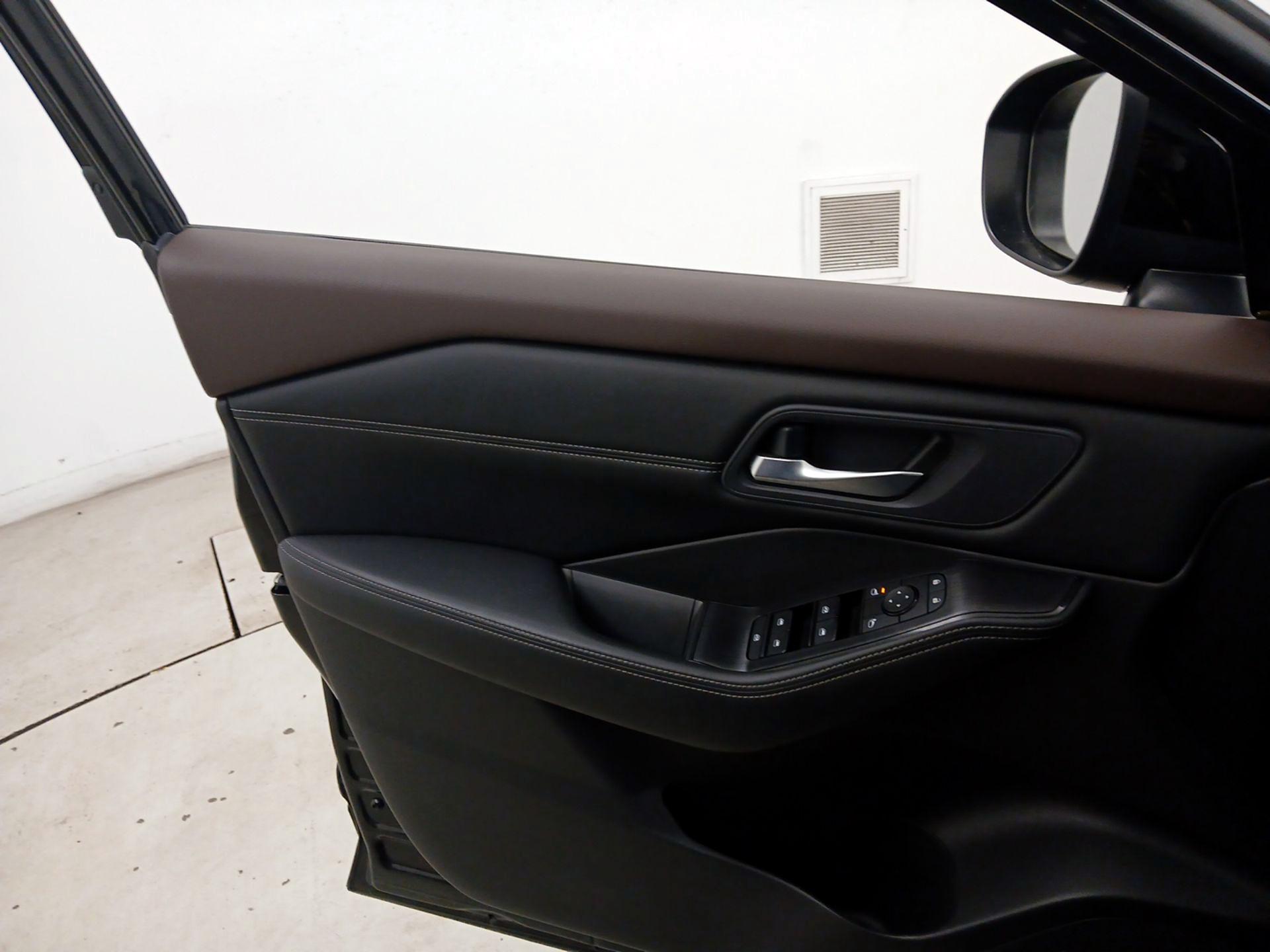 Thumbnail: 2023 Nissan Rogue - 12