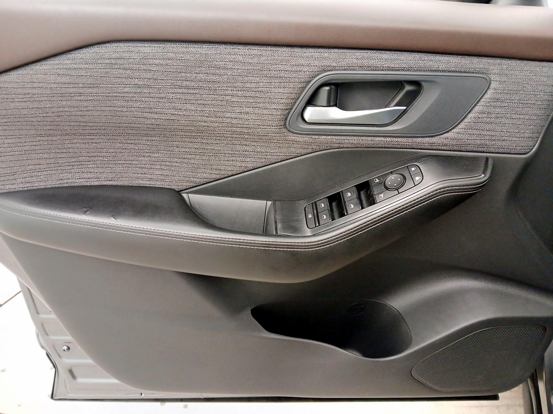 Thumbnail: 2023 Nissan Rogue - 12