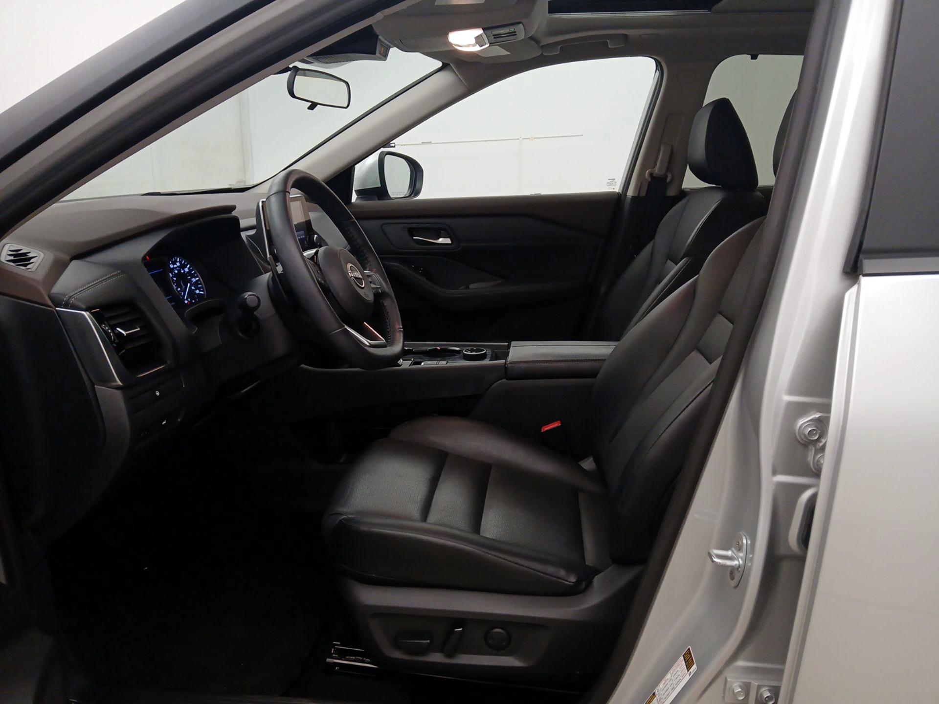 Thumbnail: 2023 Nissan Rogue - 11