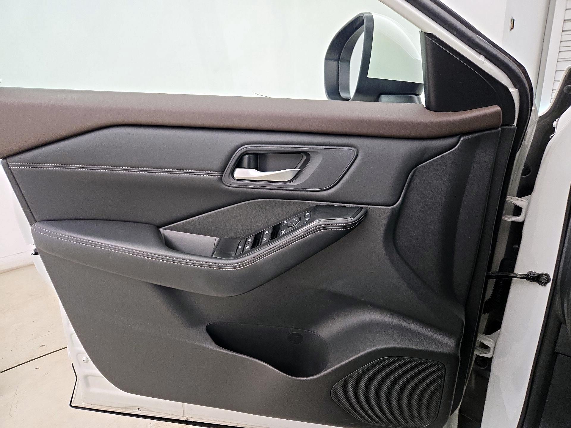 Thumbnail: 2023 Nissan Rogue - 12