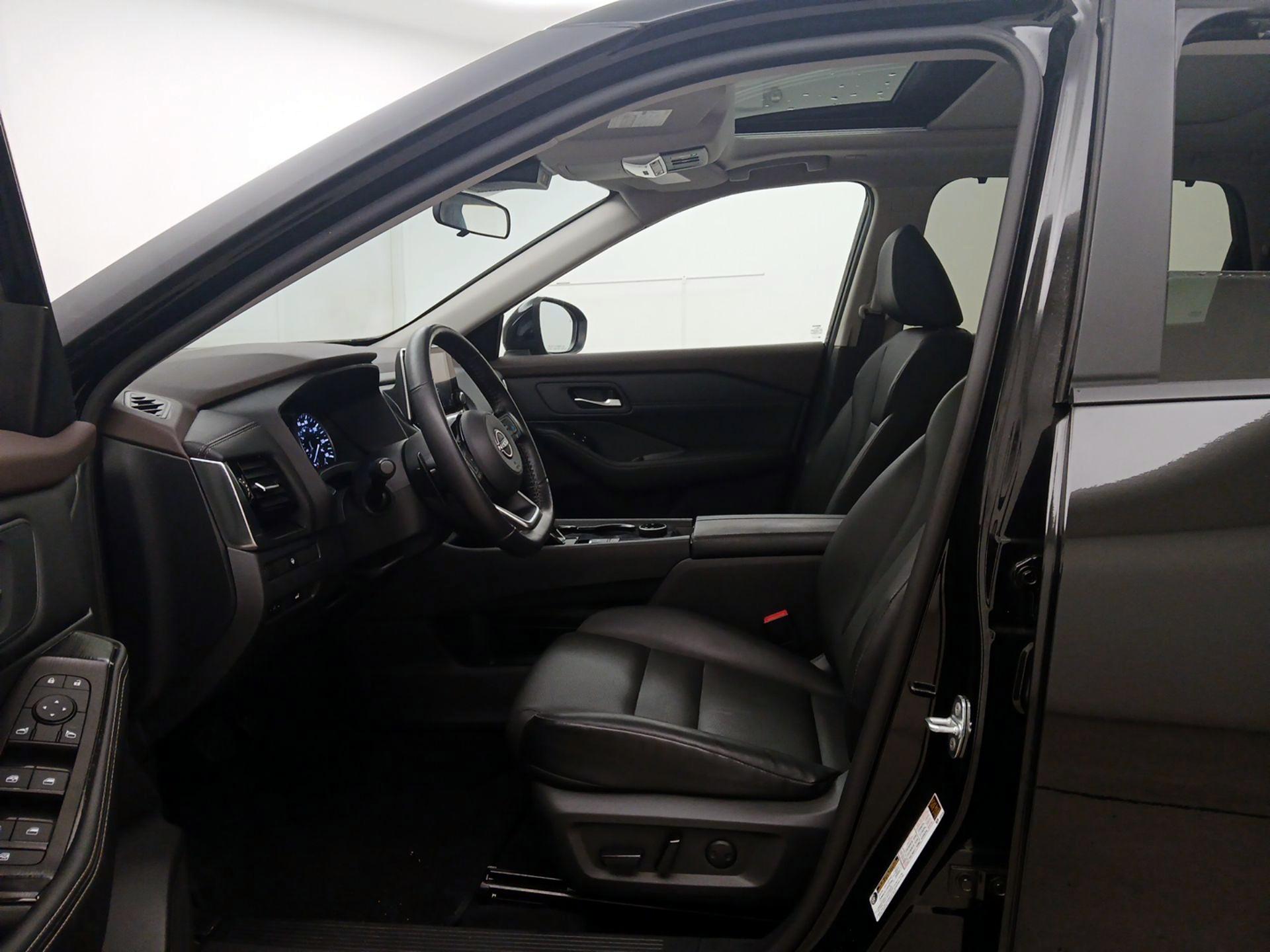 Thumbnail: 2023 Nissan Rogue - 11