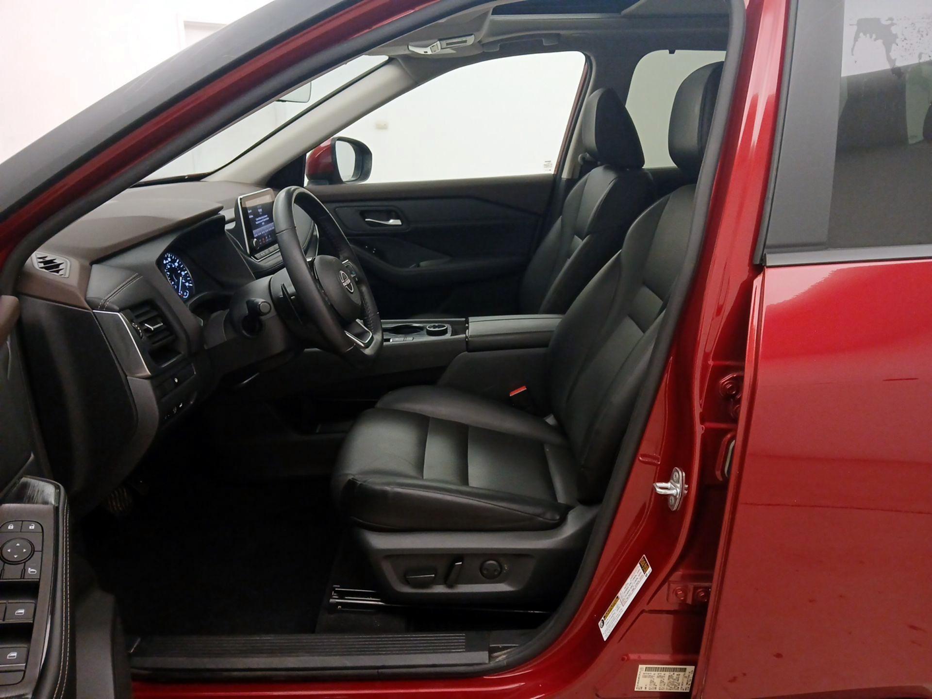 Thumbnail: 2023 Nissan Rogue - 11