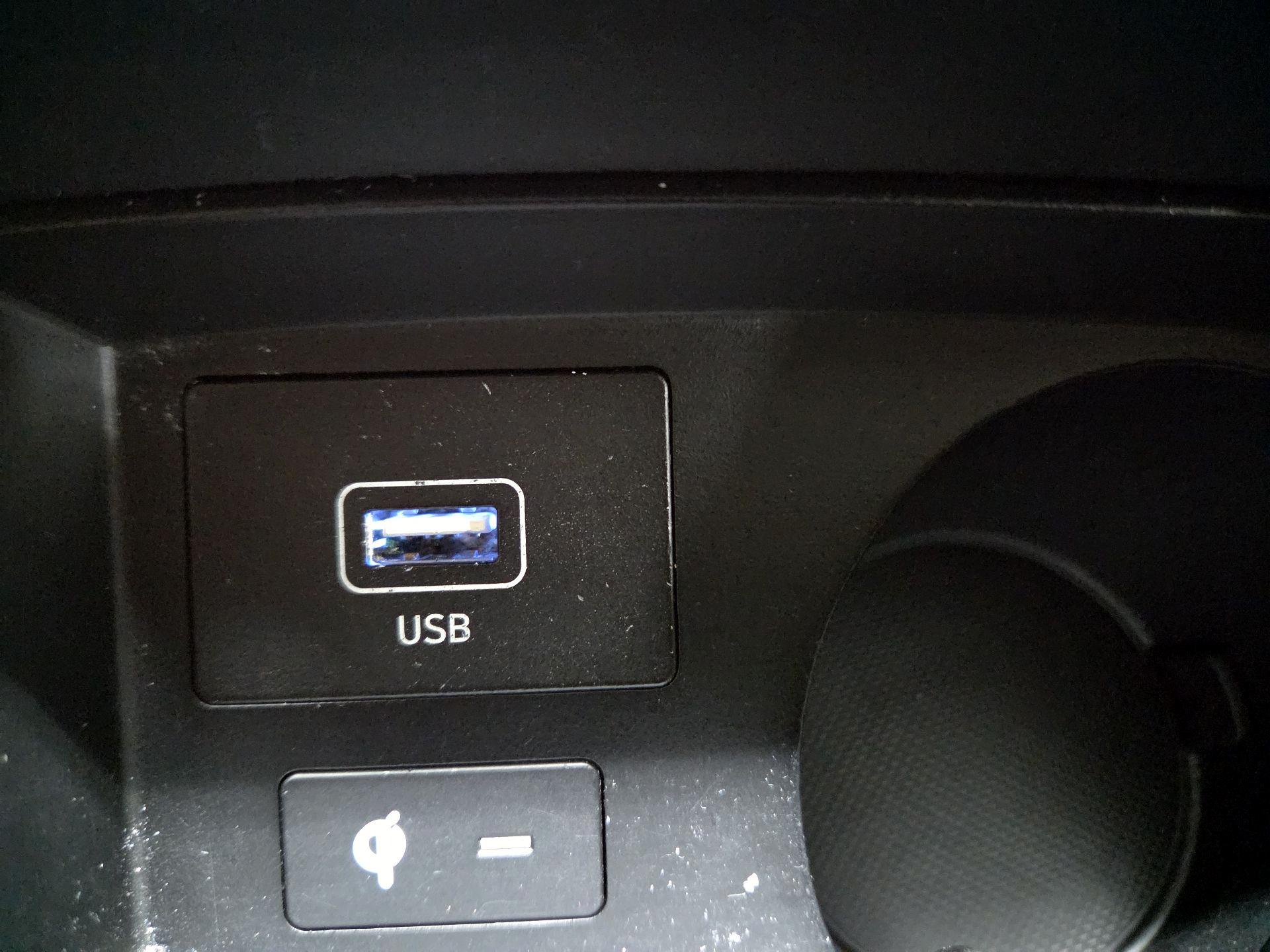 Thumbnail: 2023 Hyundai Santa Fe - 19