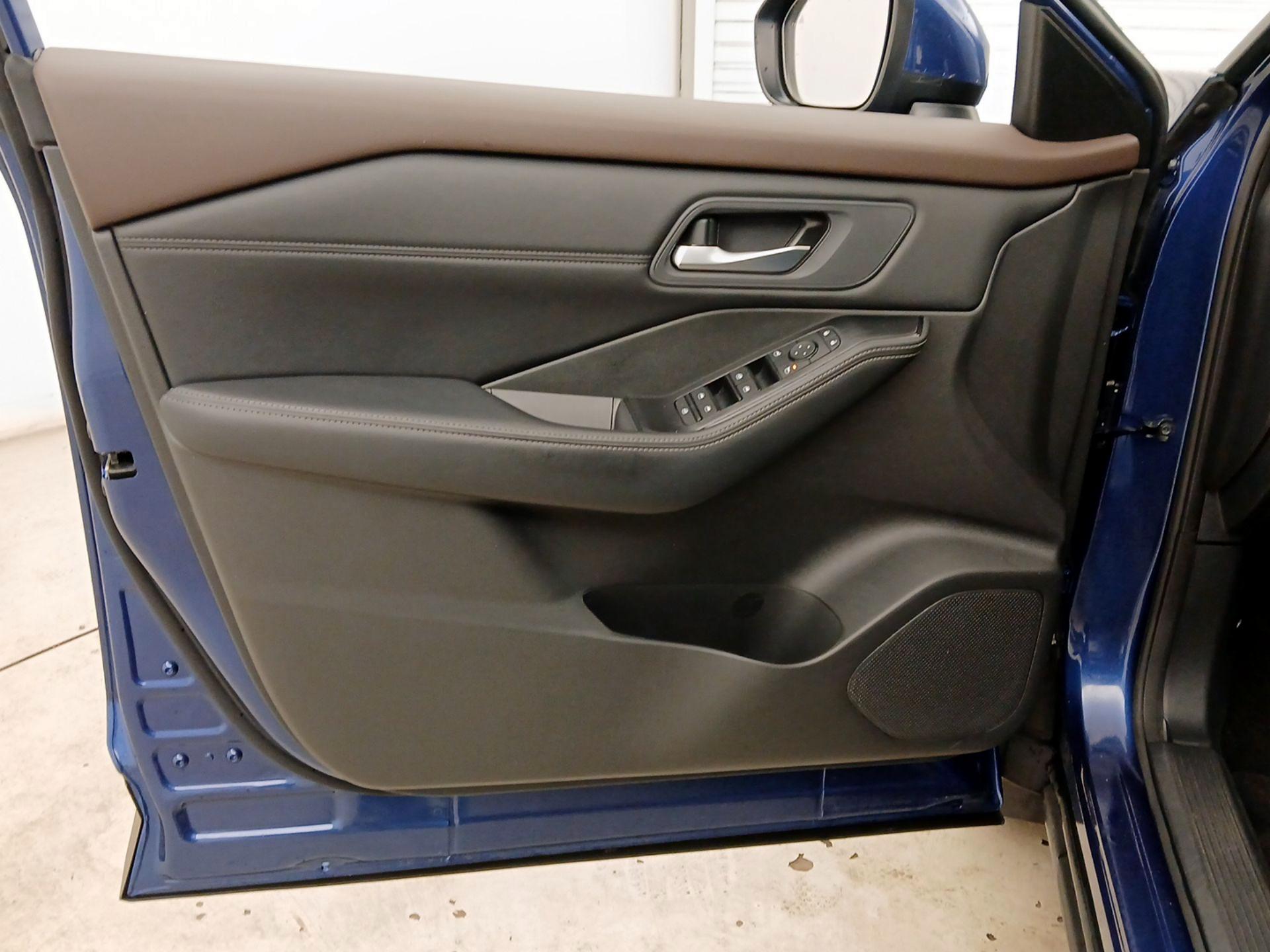 Thumbnail: 2023 Nissan Rogue - 12