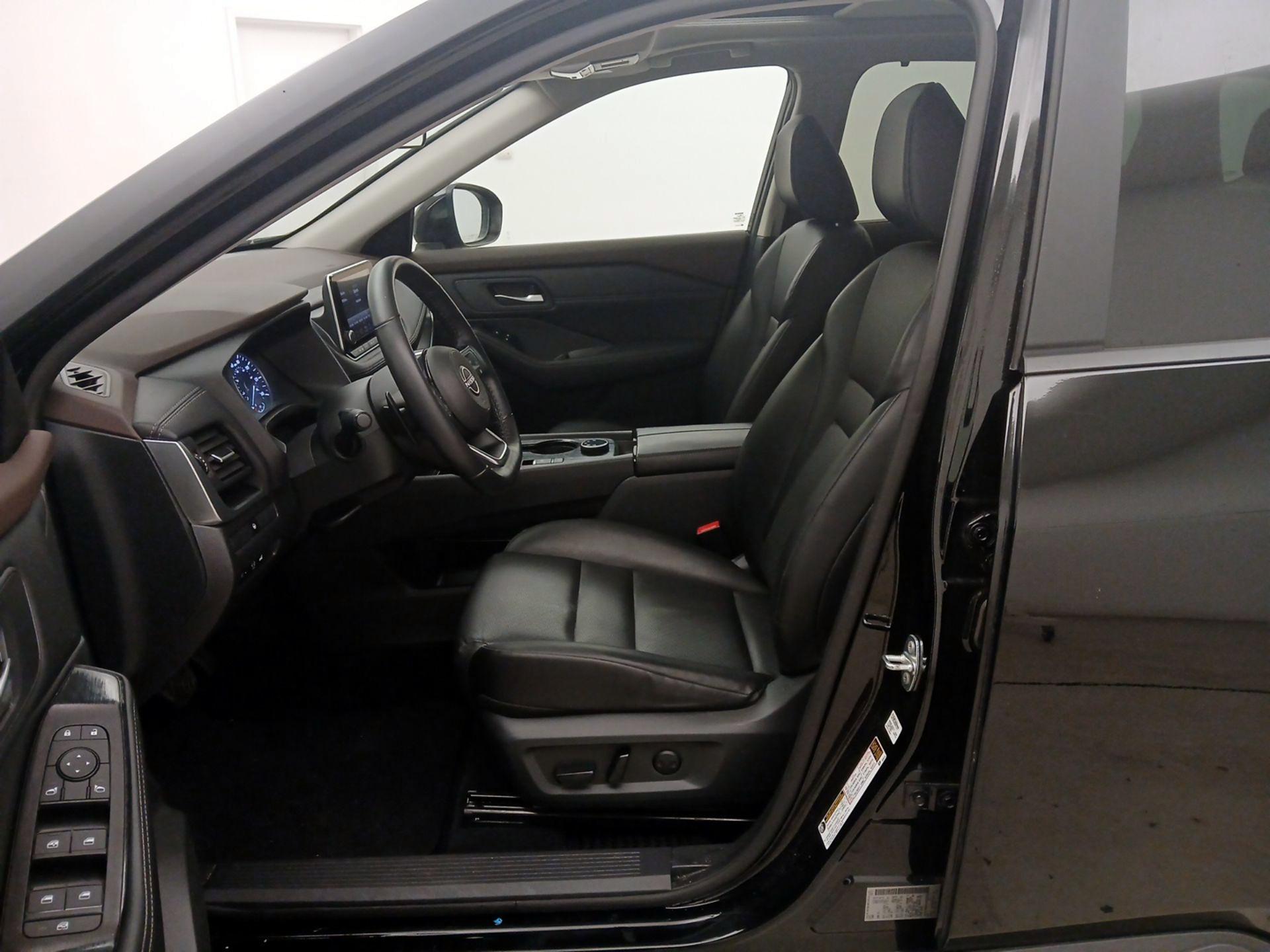 Thumbnail: 2023 Nissan Rogue - 11