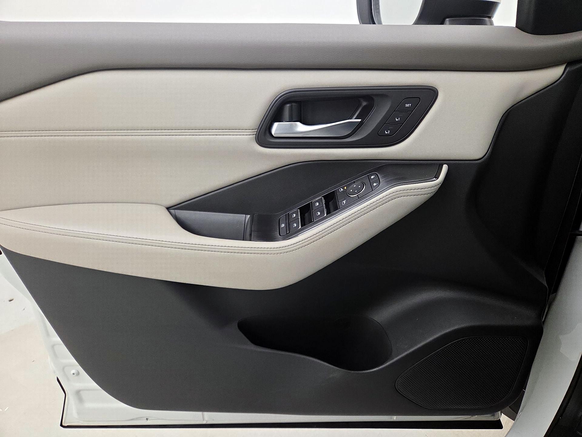 Thumbnail: 2023 Nissan Rogue - 12