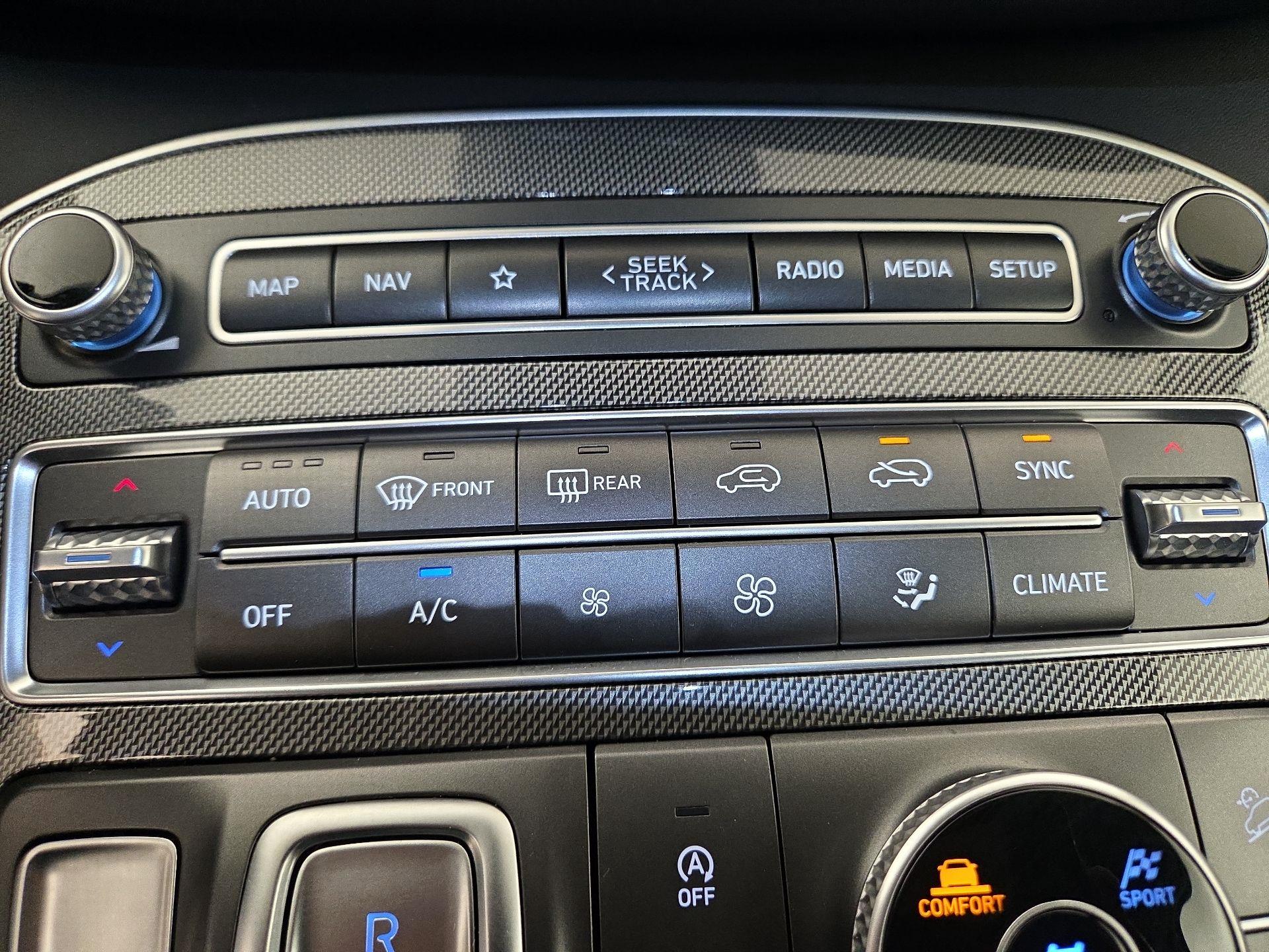 Thumbnail: 2023 Hyundai Santa Fe - 17