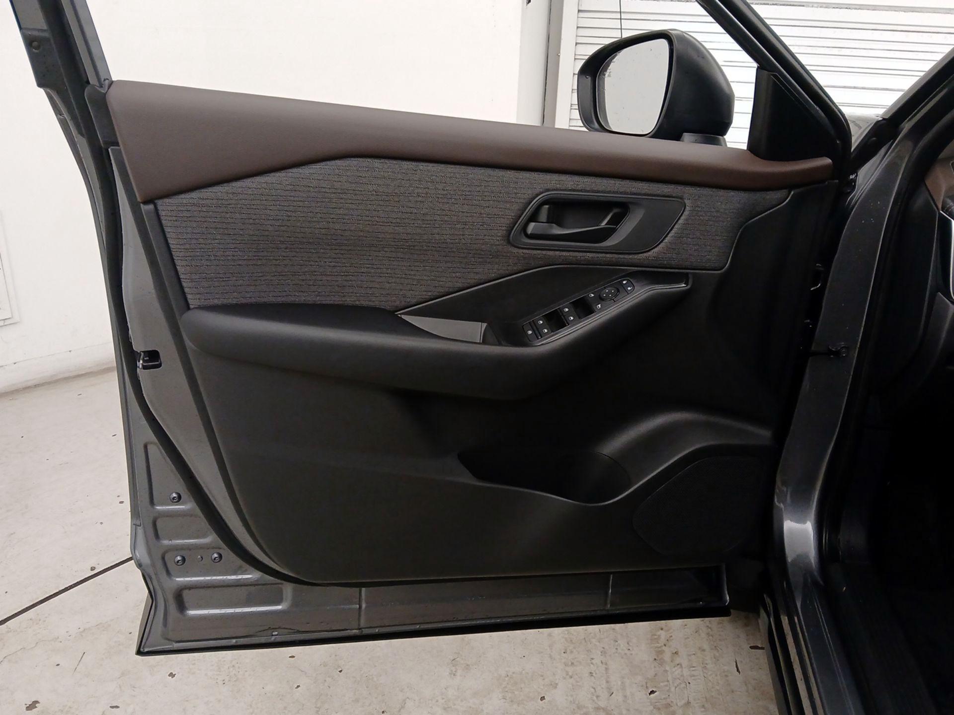 Thumbnail: 2023 Nissan Rogue - 12