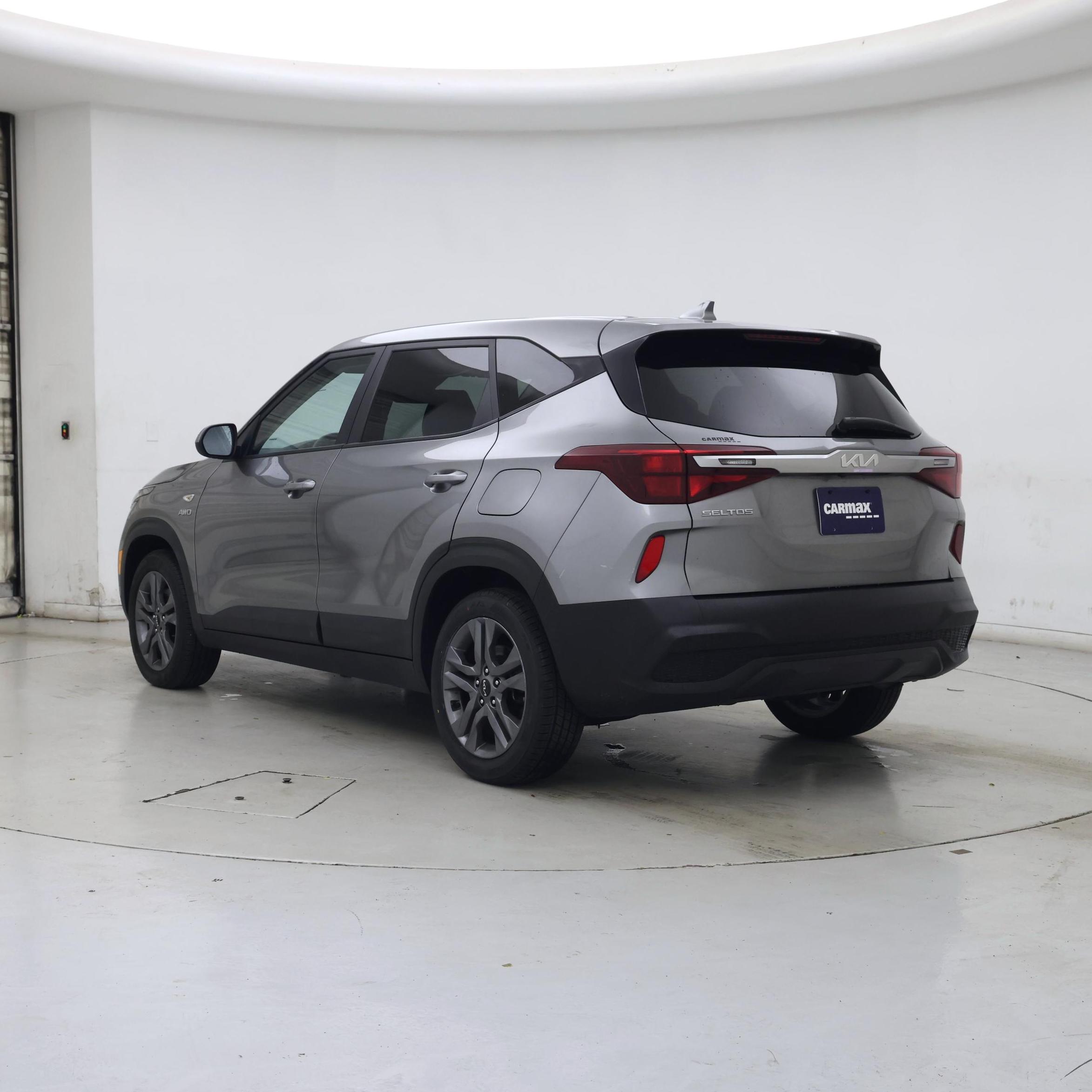 Thumbnail: 2023 Kia Seltos - 2